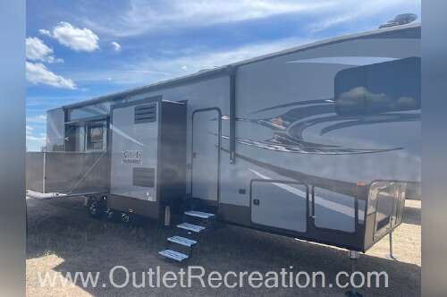 2017 Forest River XLR Thunderbolt 422AMP in clearwater MN