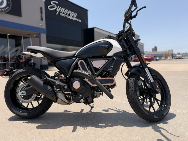 White Ducati,honda,indian,ktm,kawasaki,suzuki Scrambler Sportbike
