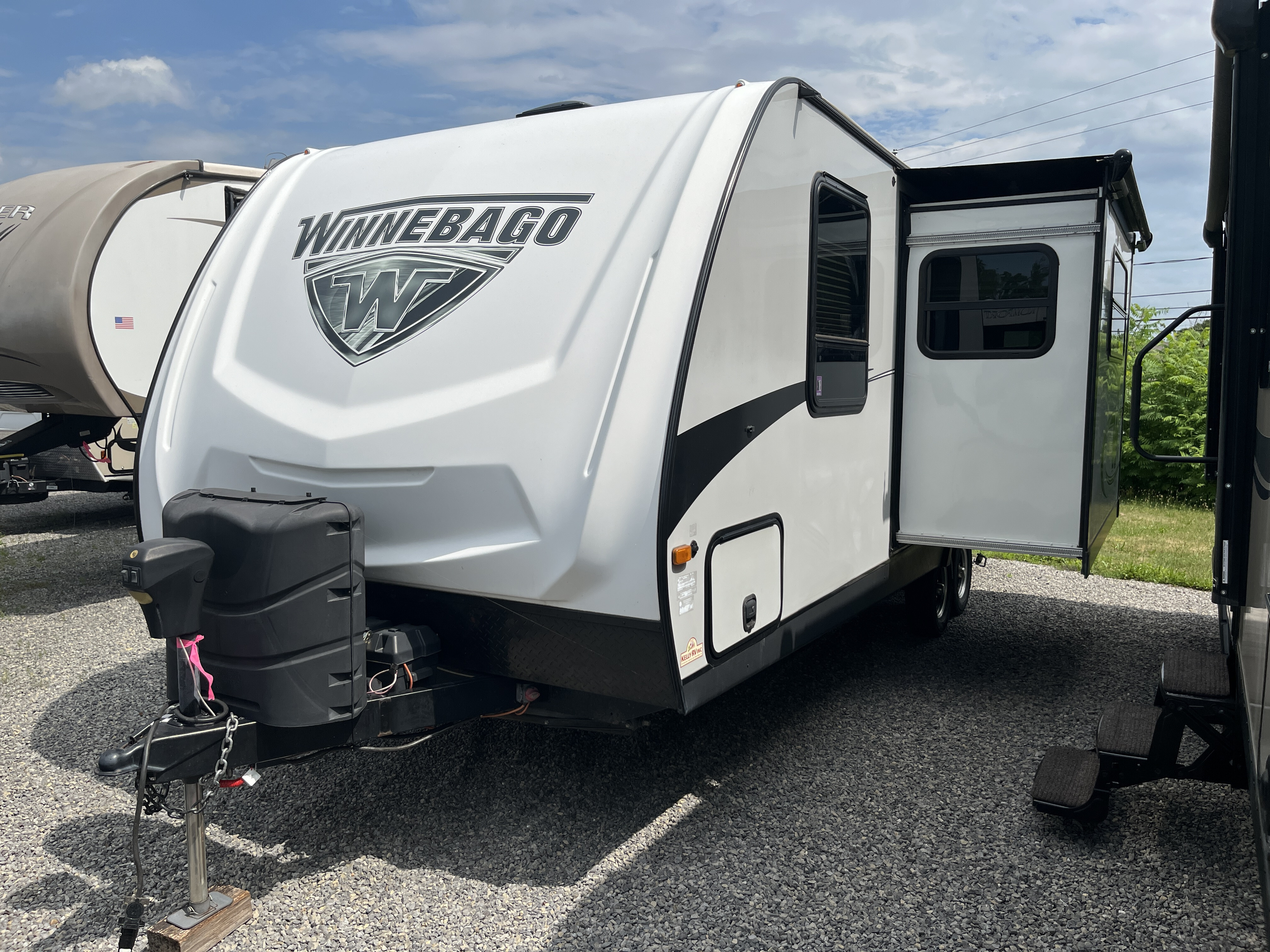 2018 Winnebago Minnie 2250DS in west milton PA