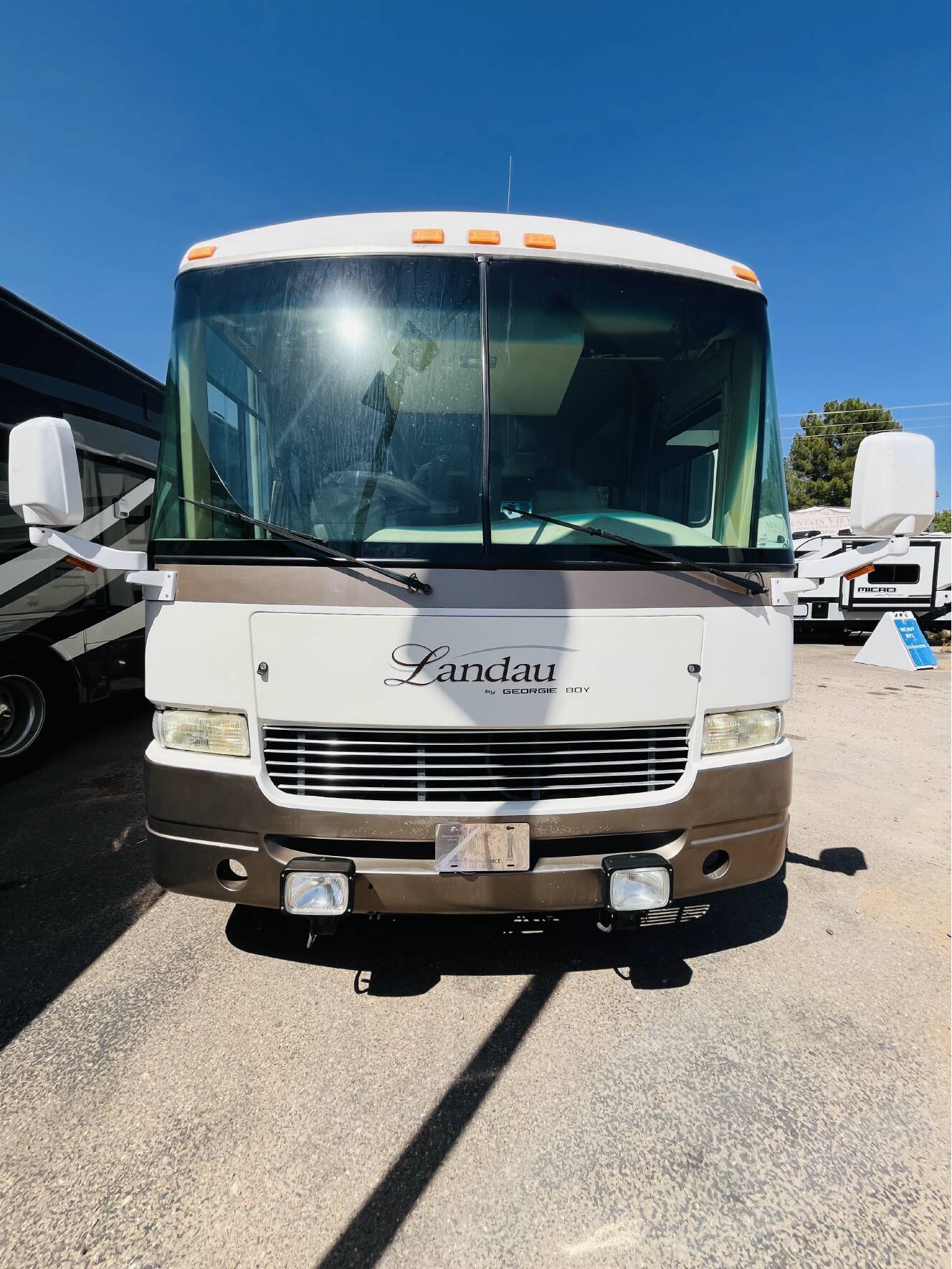 A photo of this 2005 Georgie Boy LANDAU 2450DS