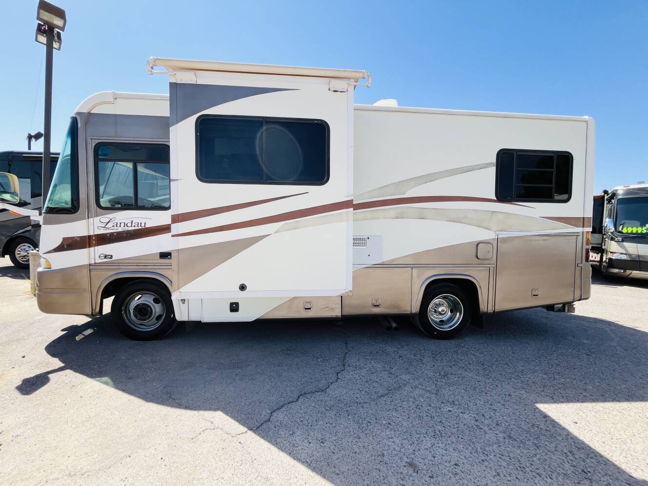A photo of this 2005 Georgie Boy LANDAU 2450DS