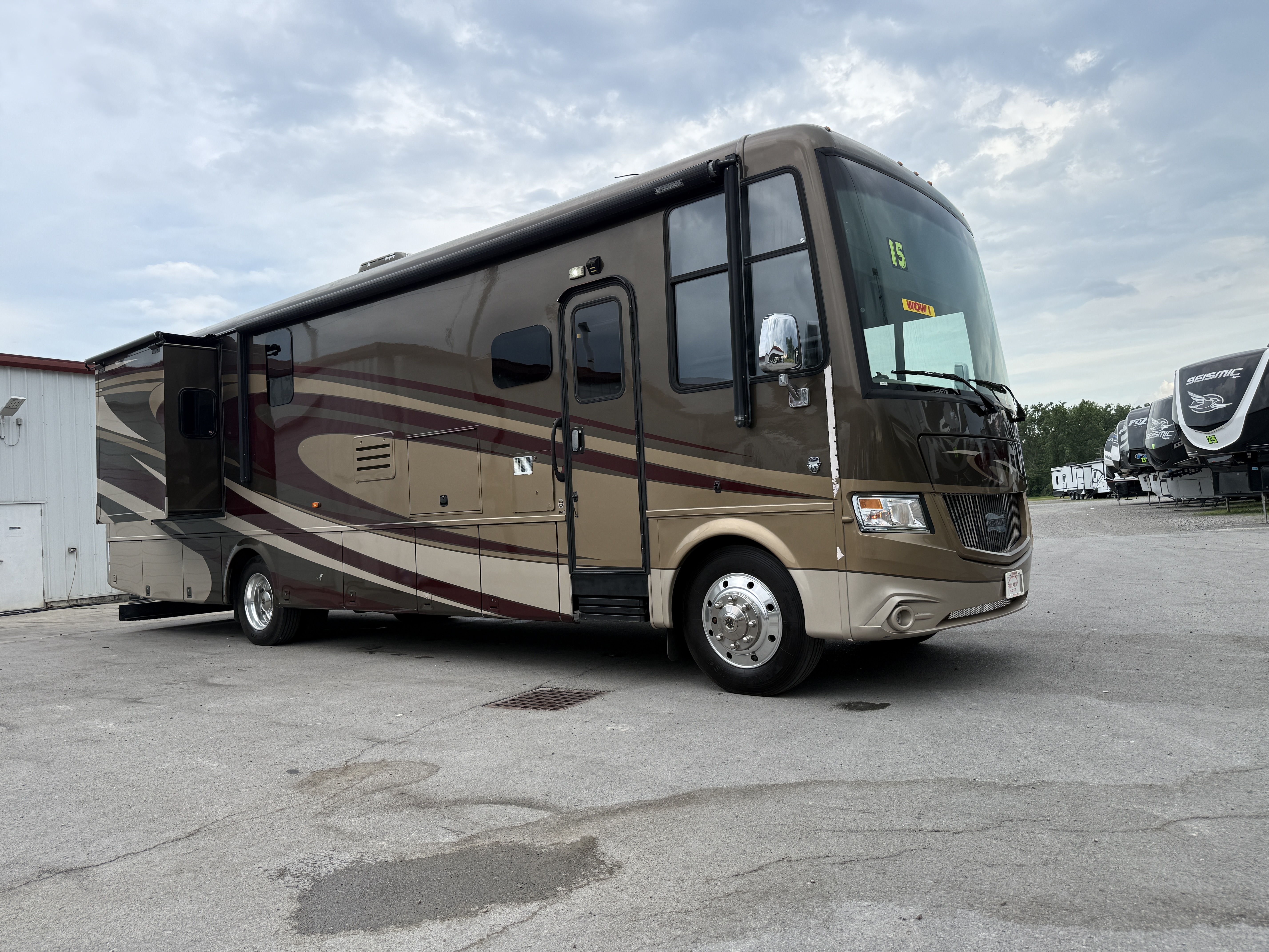 2015 Newmar CANYON STAR 3610 in findlay OH