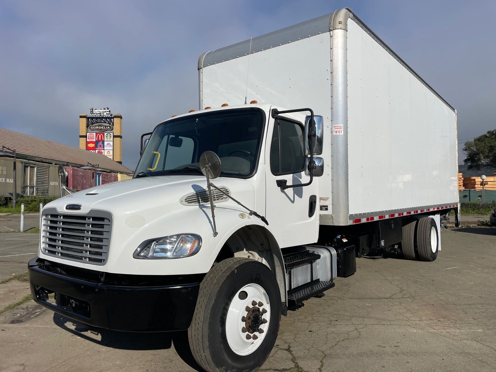 2019 FREIGHTLINER BUSINESS CLASS M2 106 in Fairfield, CA