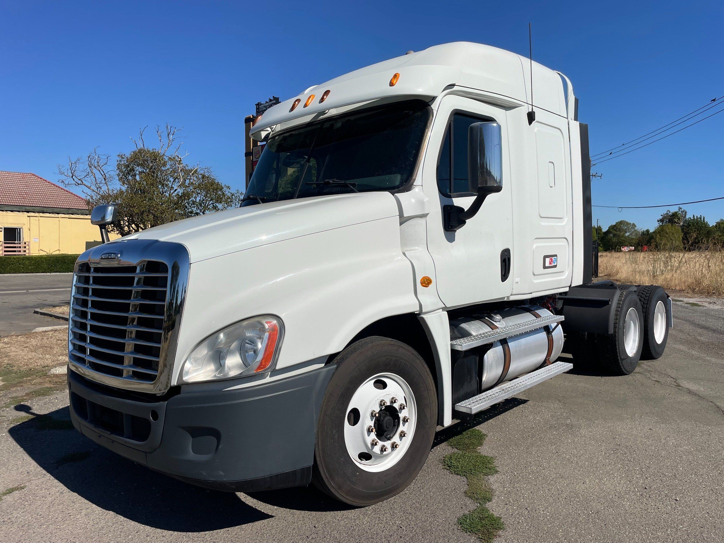 2014 FREIGHTLINER CASCADIA 125 in Fairfield, CA