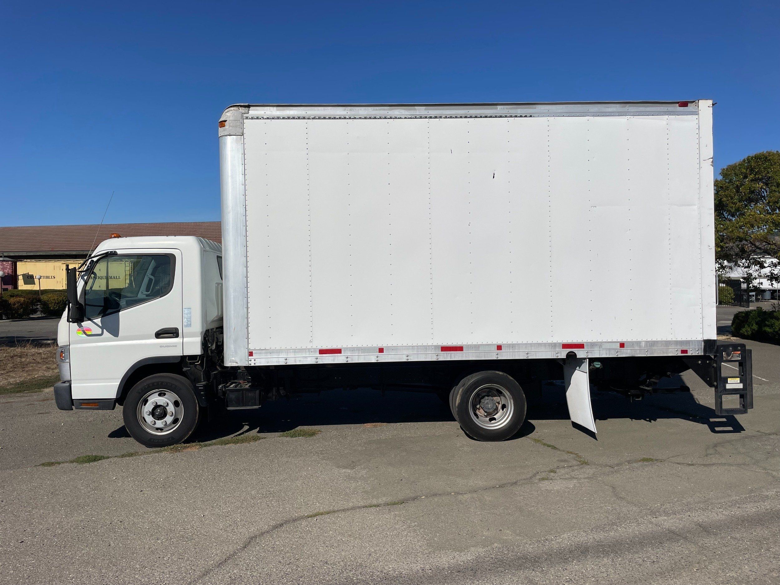 2016 MITSUBISHI FUSO FE in Fairfield, CA