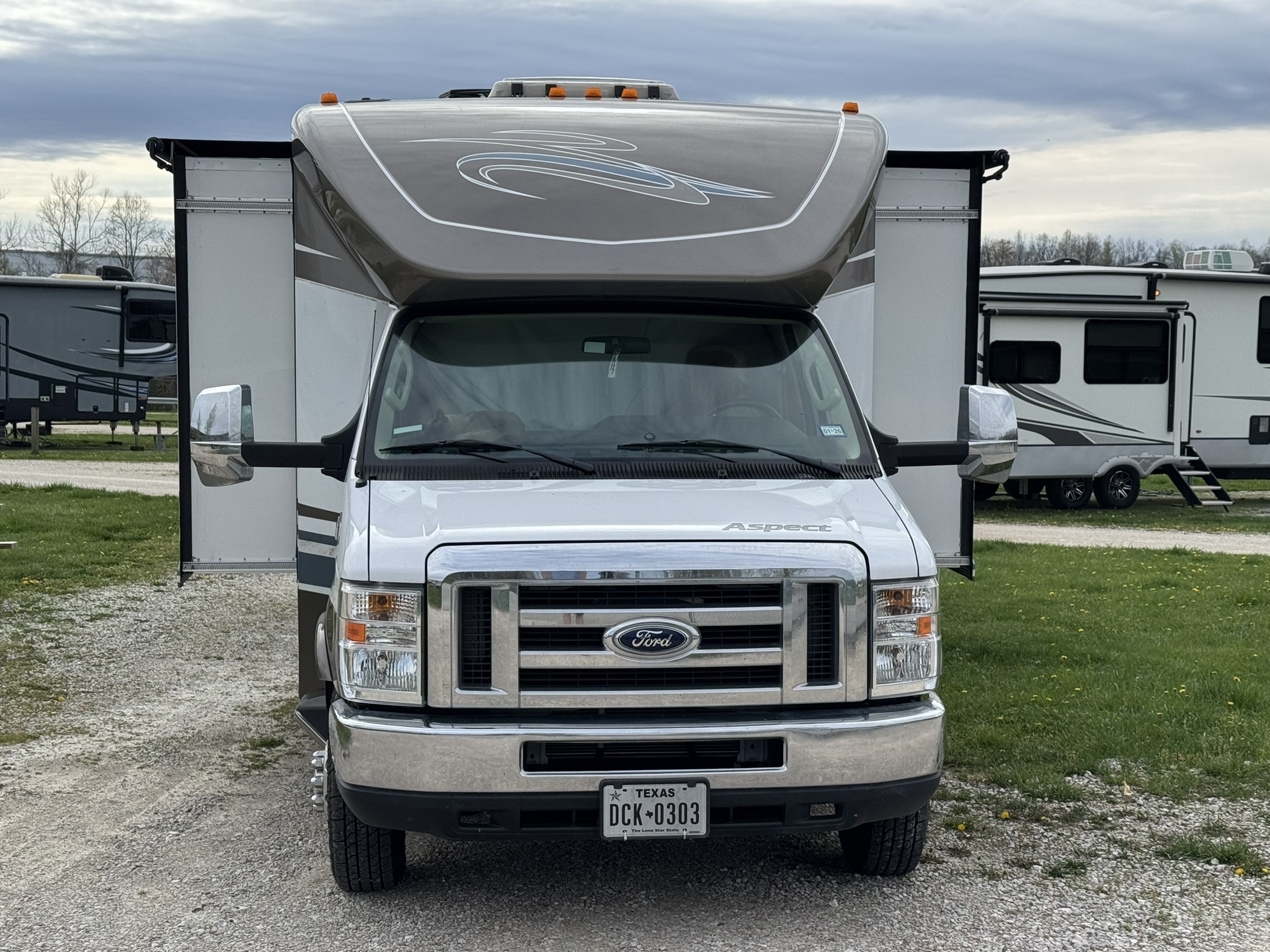 2014 Winnebago ASPECT 30J in dickinson TX