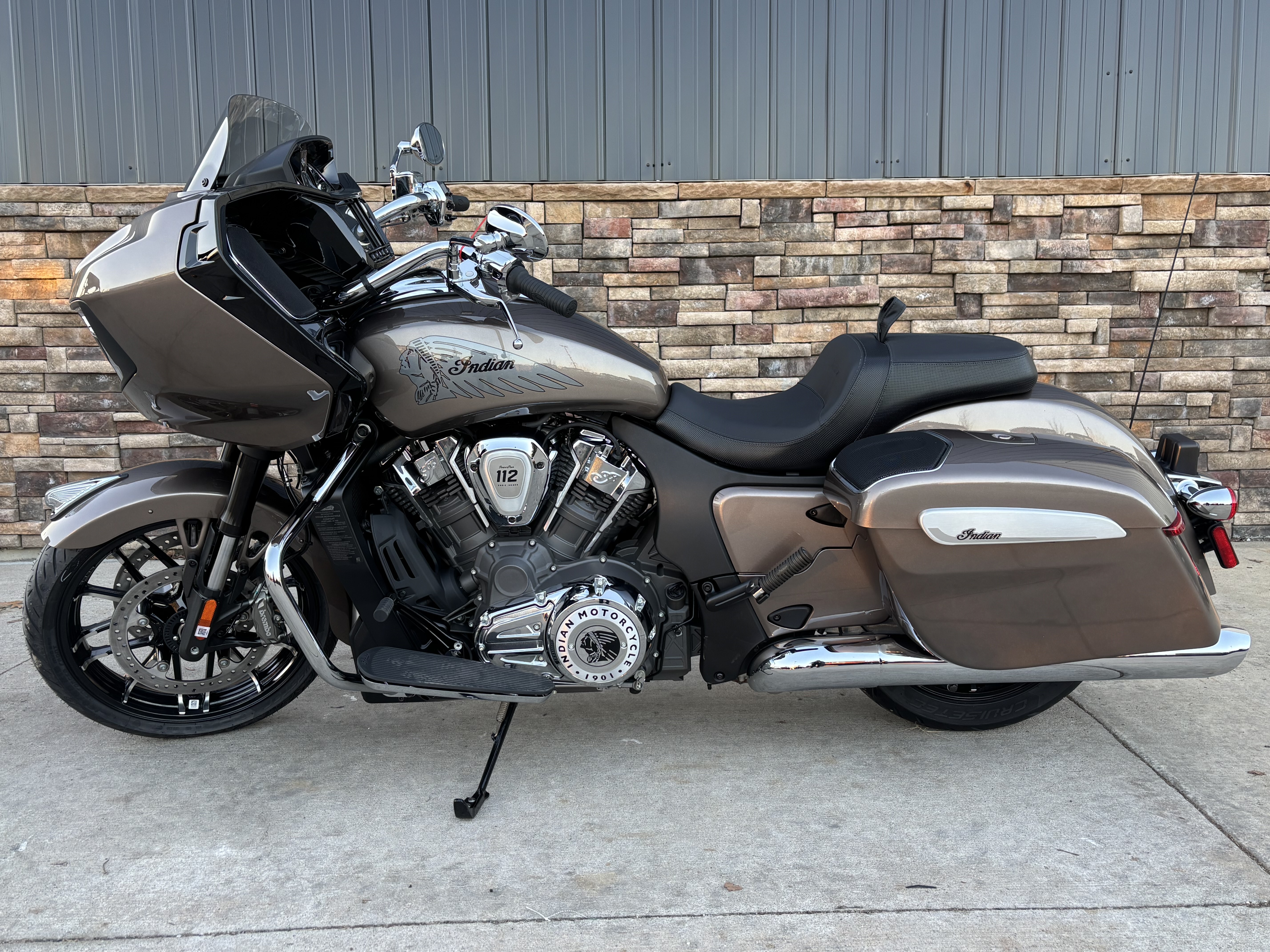 2026 Indian Motorcycle Challenger® Limited 112 with PowerBand Audio Package LIMITED WITH POWERBAND AUDIO PACKAGE in Columbia, MO
