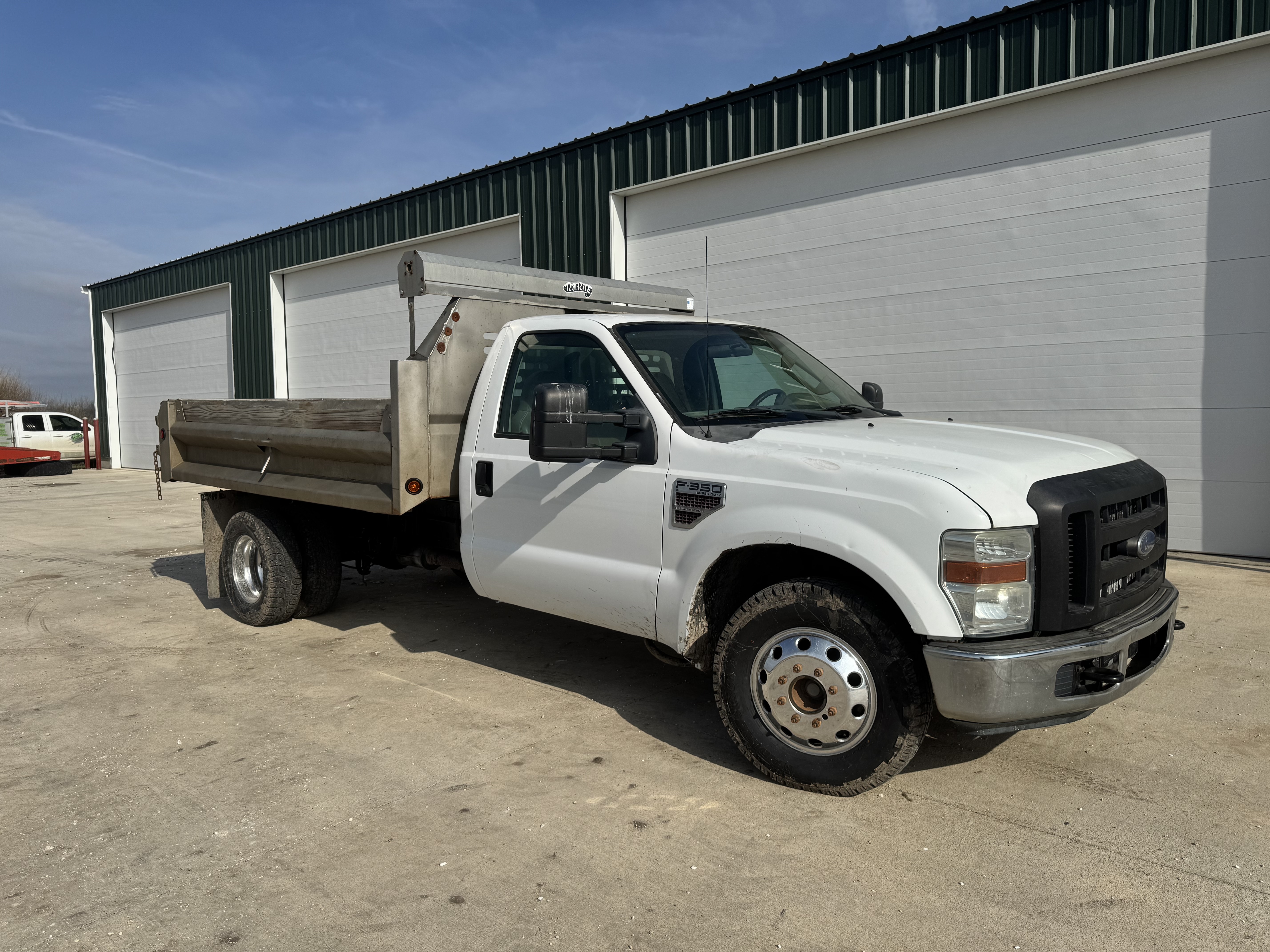 2008 FORD F350 XL XL in Stronghurst, IL