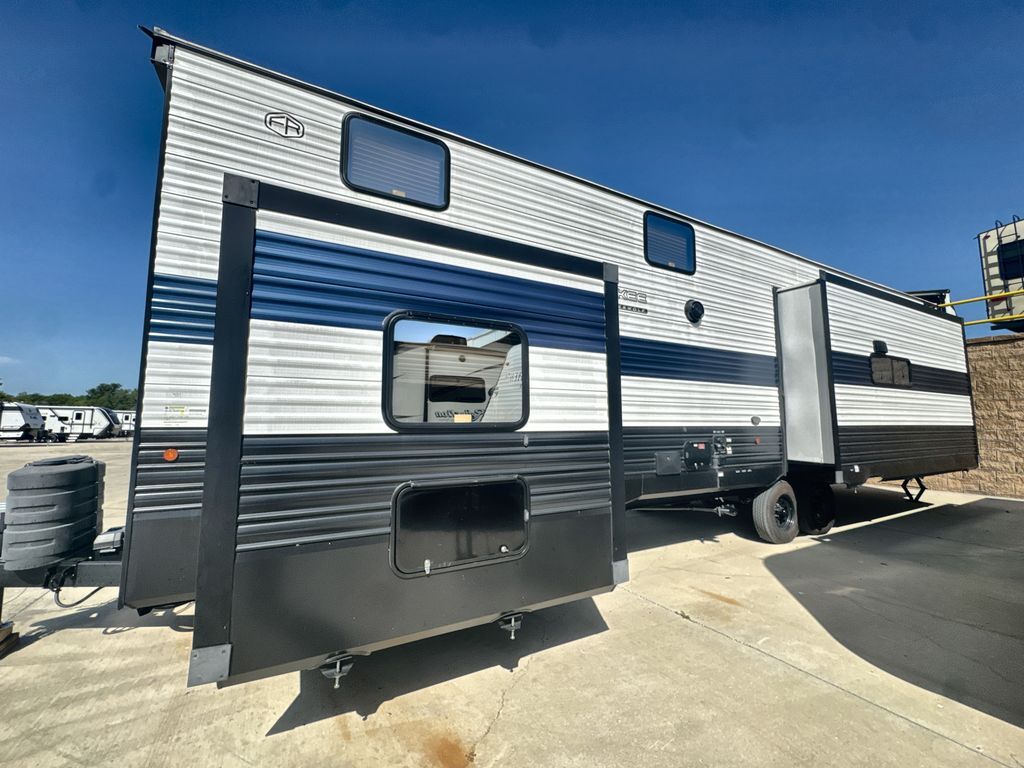 2025 Forest River Cherokee Timberwolf 39DL in seguin TX