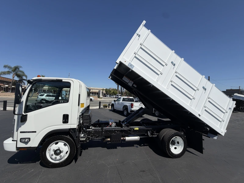 2026 ISUZU NPR HD