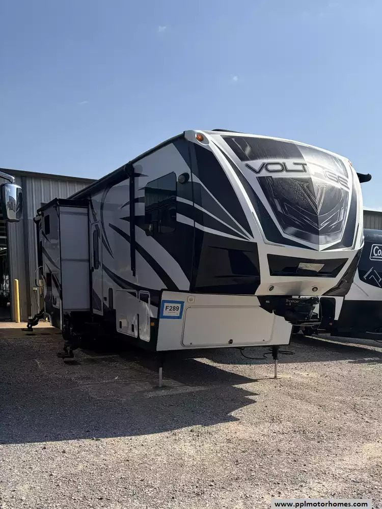 2015 Dutchmen Voltage 3950 Fifth Wheel Toy Hauler RV