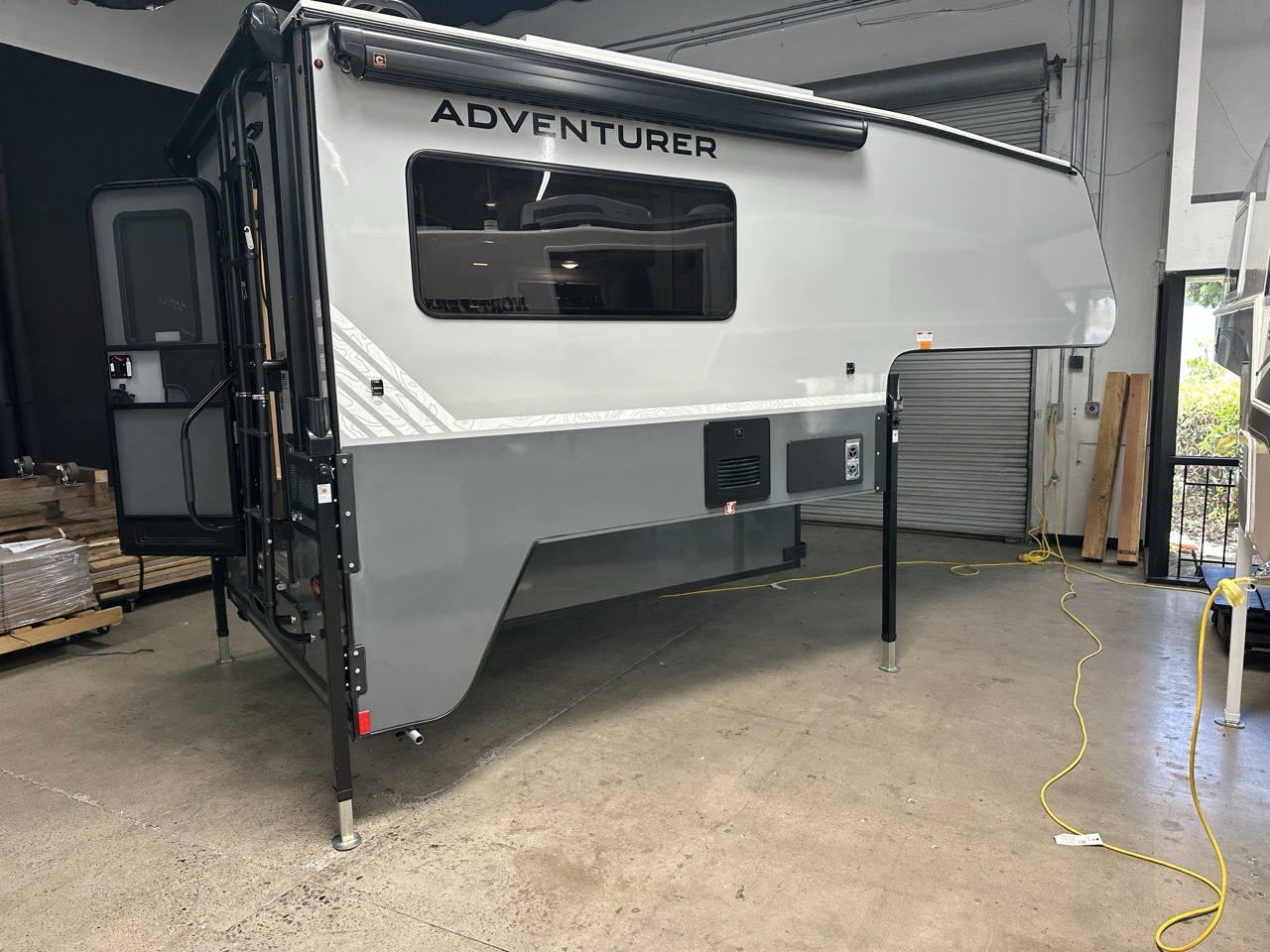 2027 Adventurer Manufacturing ADVENTURER 89RB in san diego CA