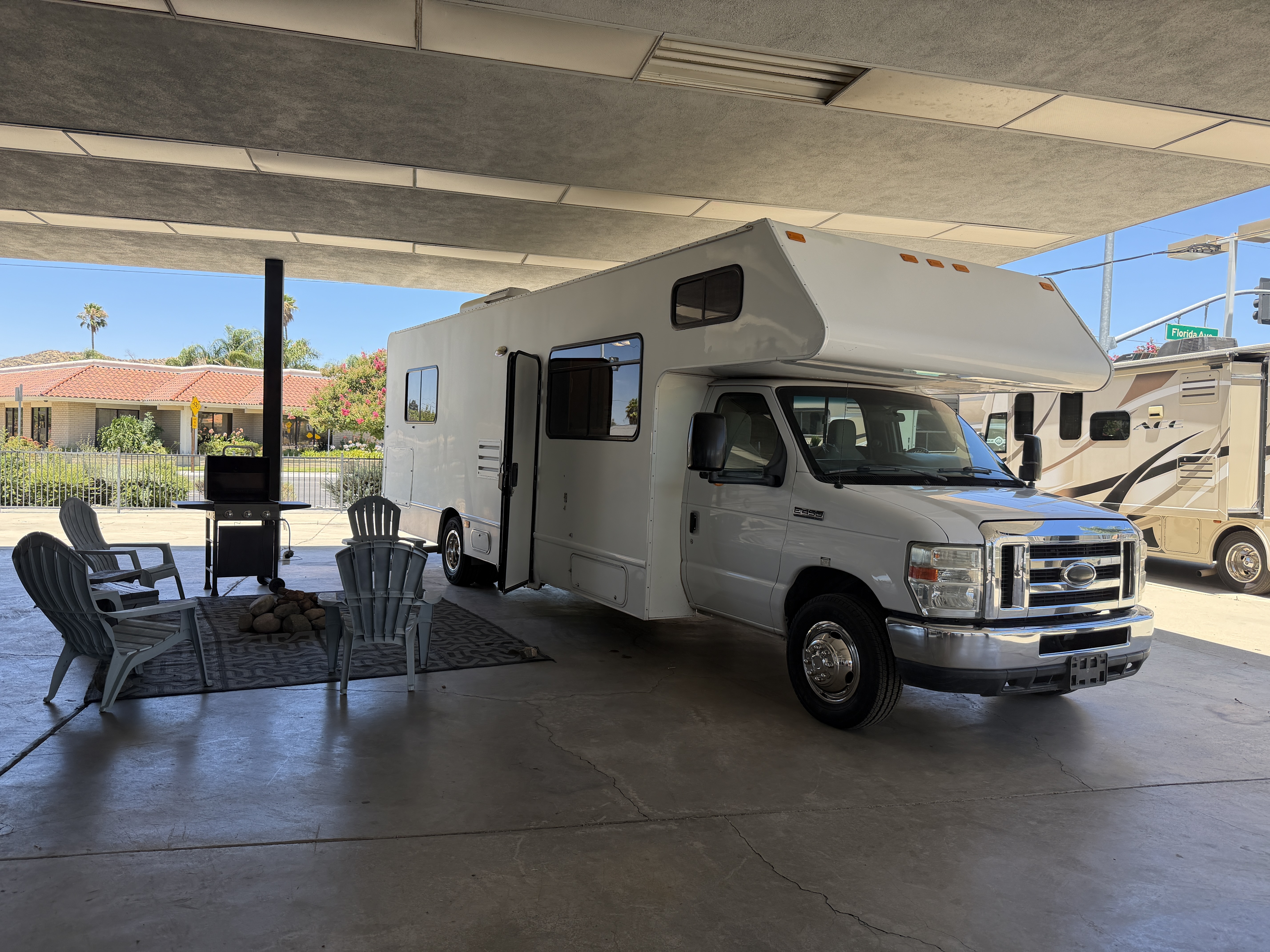 2016 Thor Motor Coach FOUR WINDS MAJESTIC 23A RV