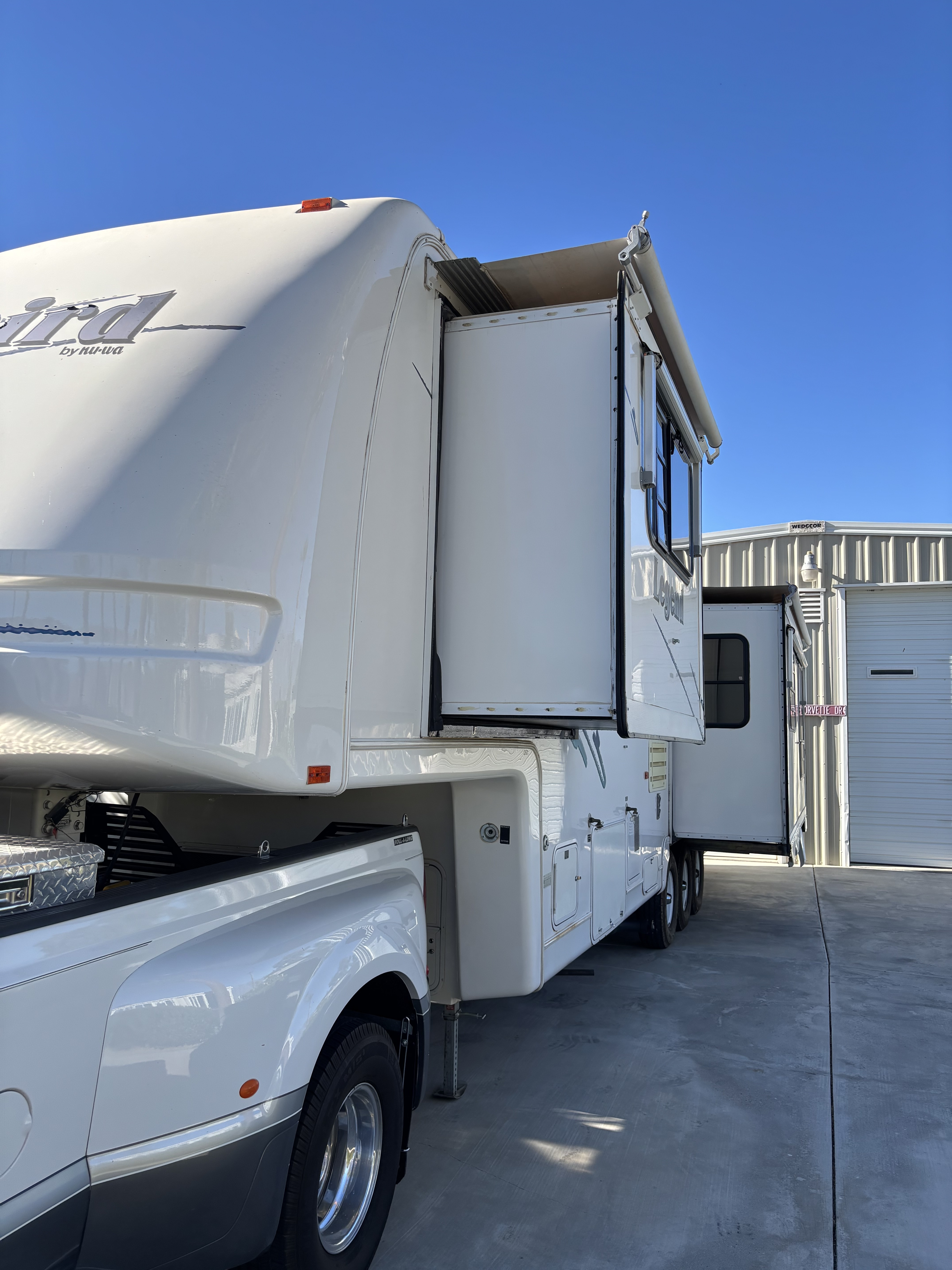 1997 Nuwa SNOWBIRD 35+2RLTG in desert hot springs CA