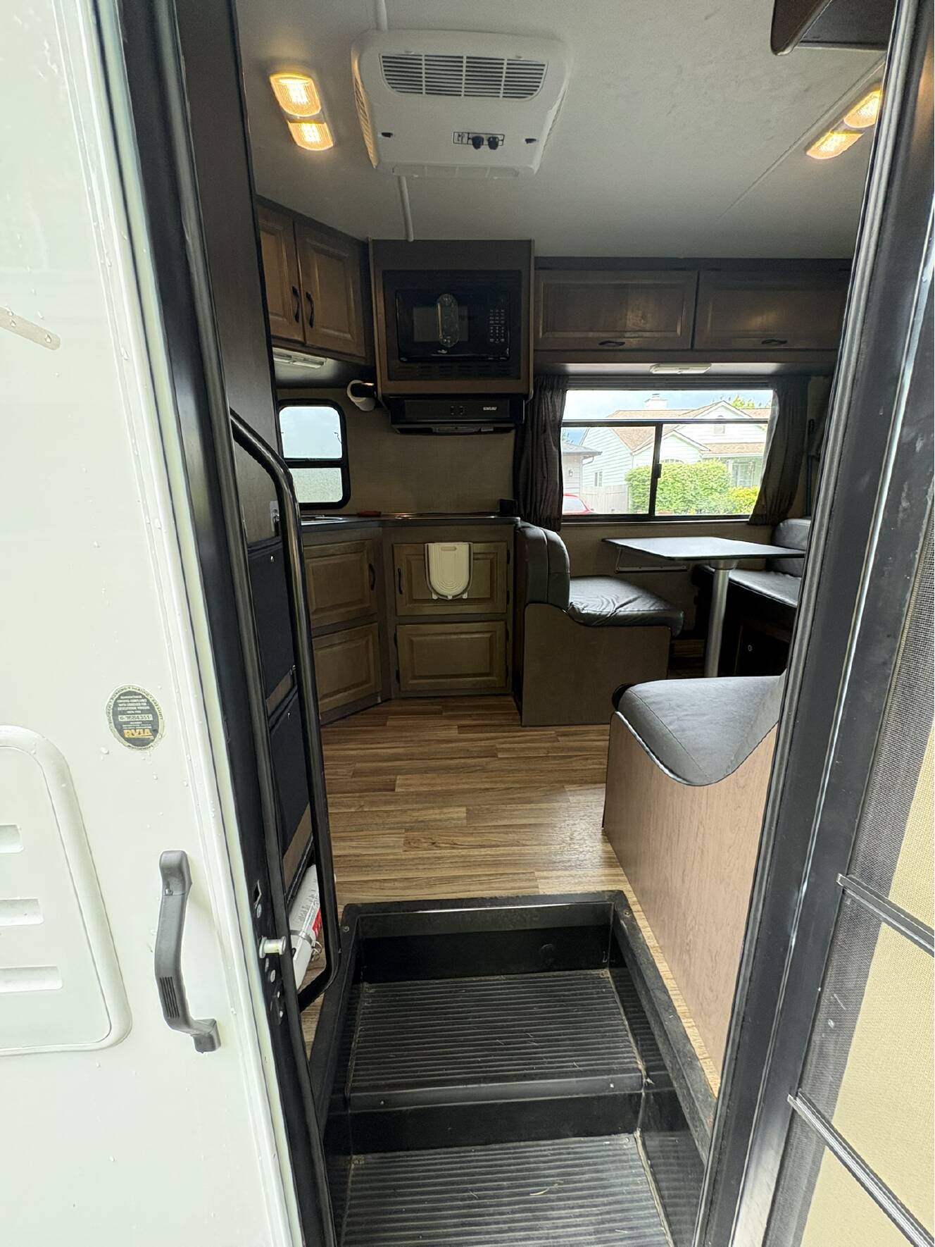 A photo of this 2019 Thor Motor Coach FOUR WINDS MAJESTIC 28A