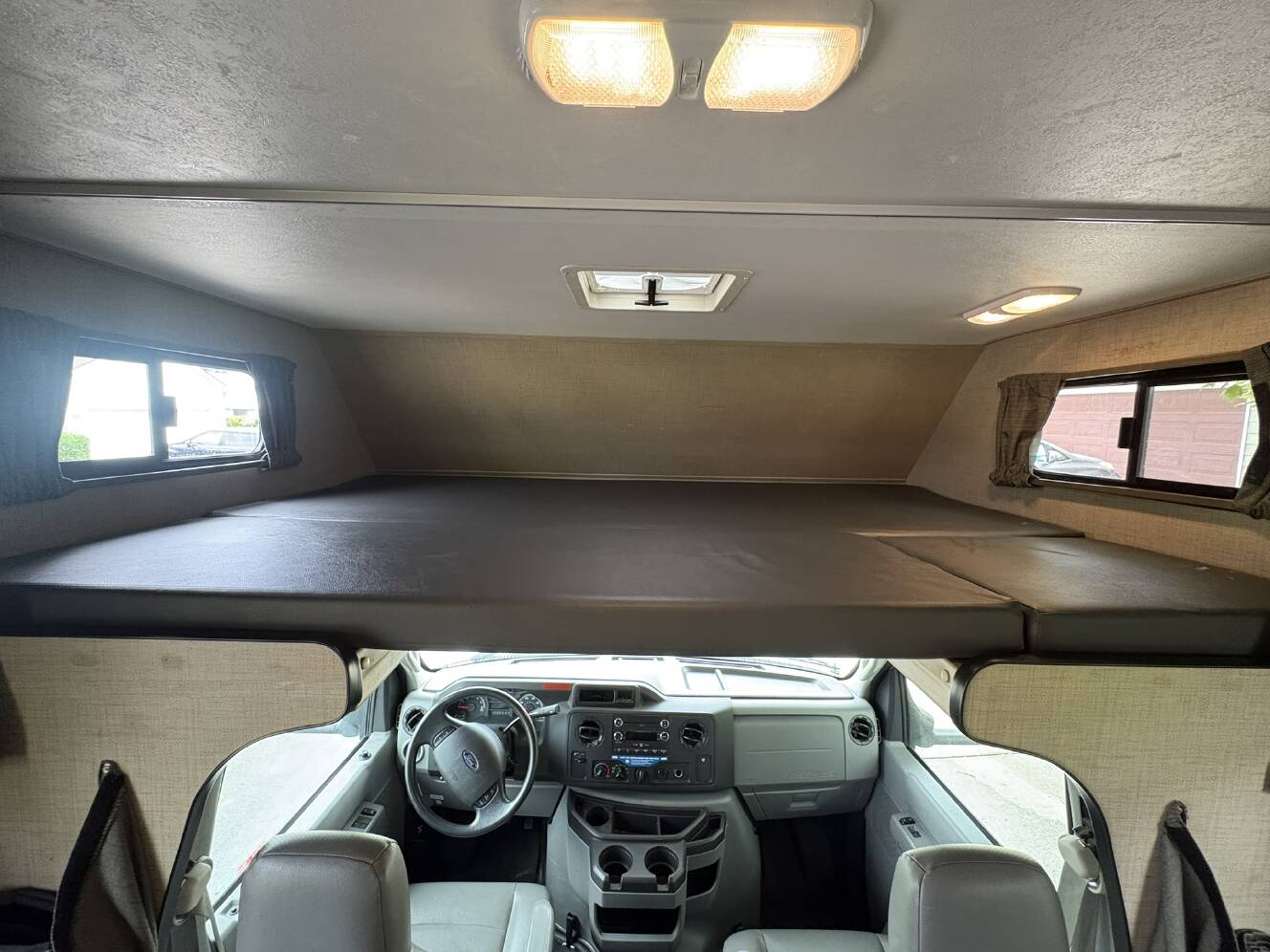 A photo of this 2019 Thor Motor Coach FOUR WINDS MAJESTIC 28A