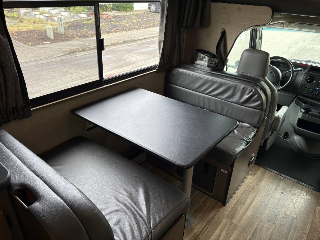 A photo of this 2019 Thor Motor Coach FOUR WINDS MAJESTIC 28A