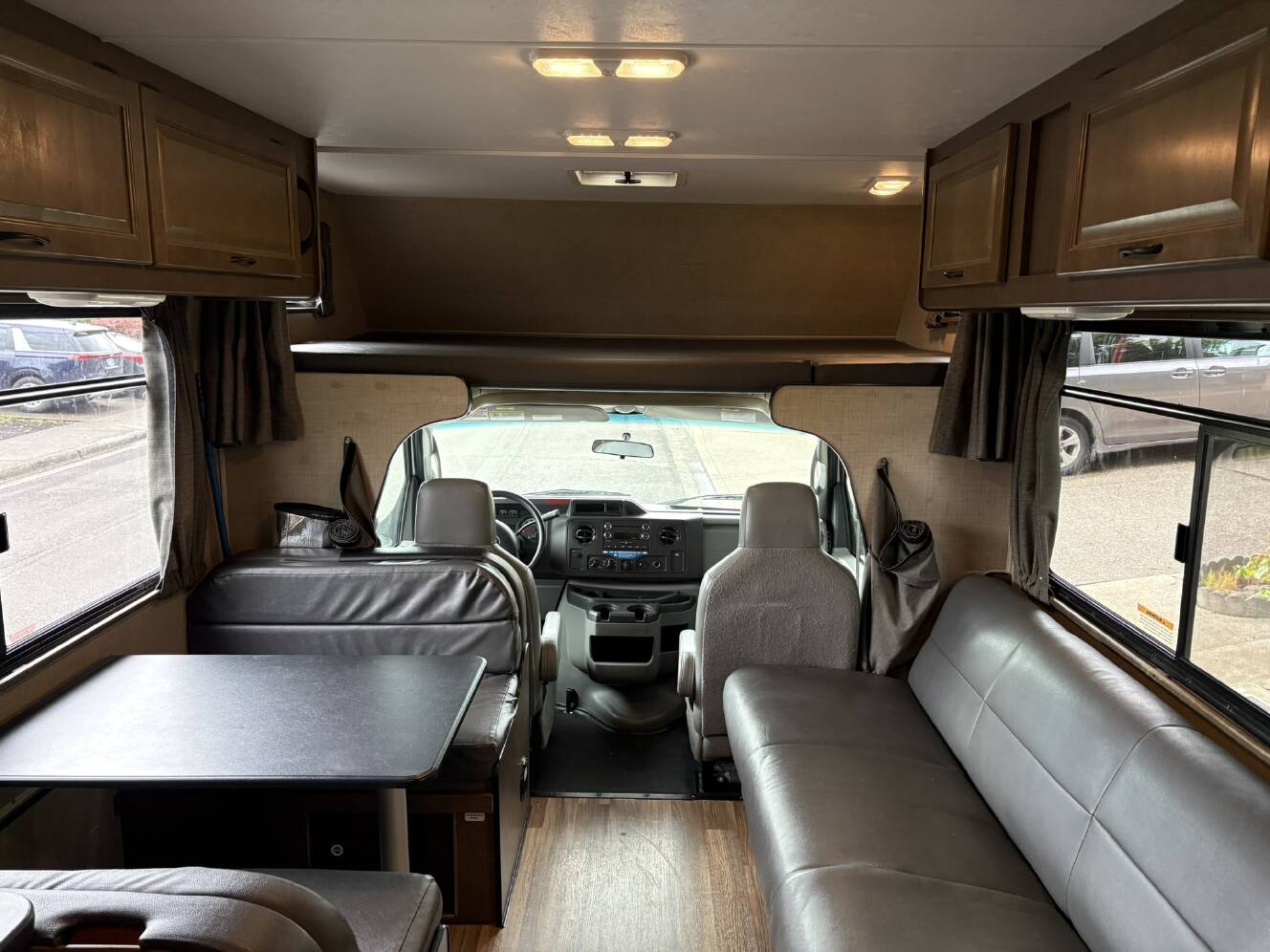 A photo of this 2019 Thor Motor Coach FOUR WINDS MAJESTIC 28A
