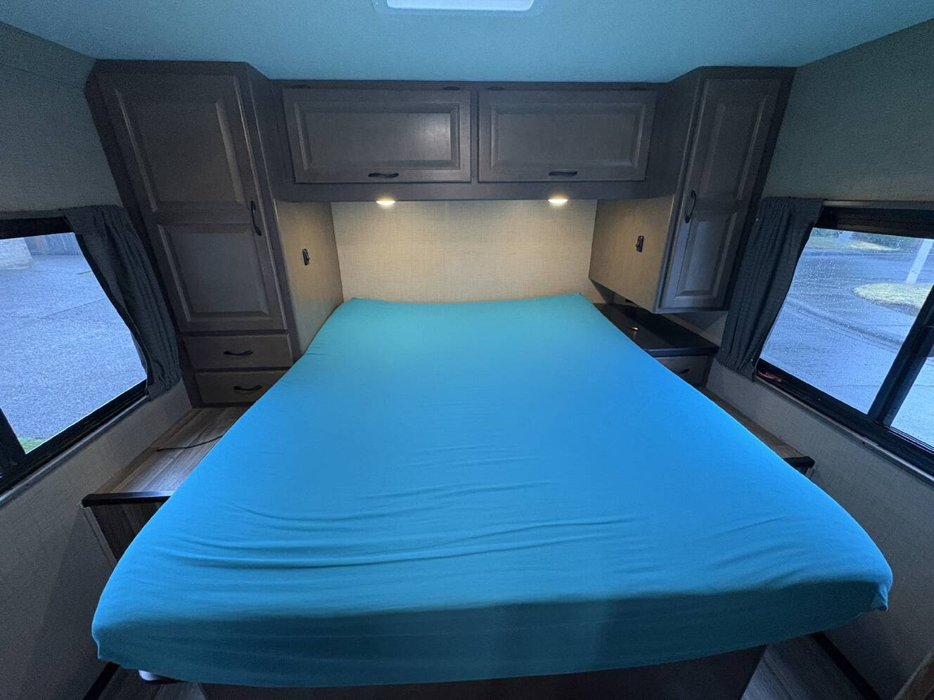 A photo of this 2019 Thor Motor Coach FOUR WINDS MAJESTIC 28A