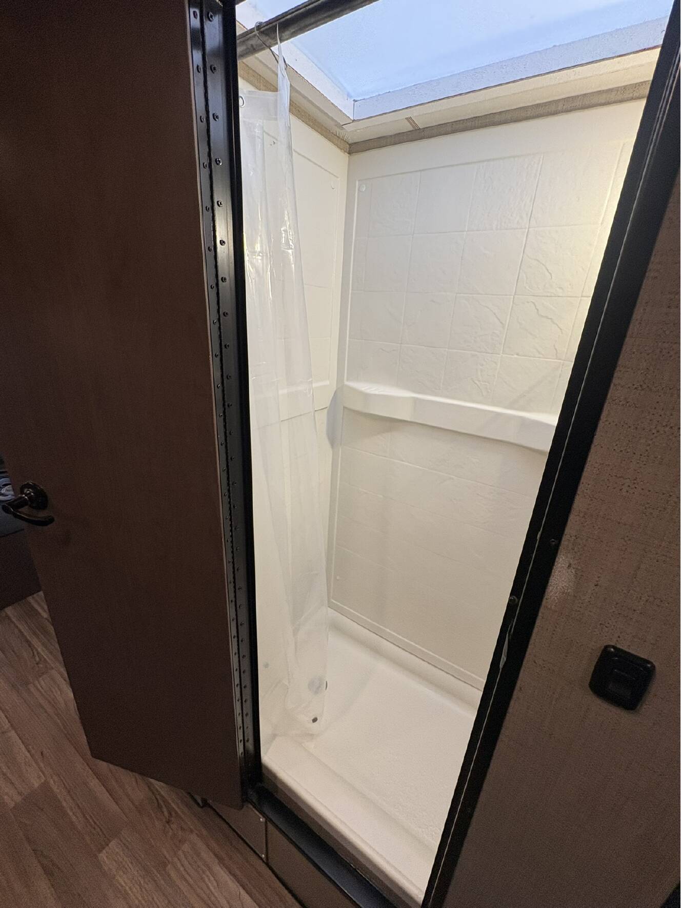 A photo of this 2019 Thor Motor Coach FOUR WINDS MAJESTIC 28A