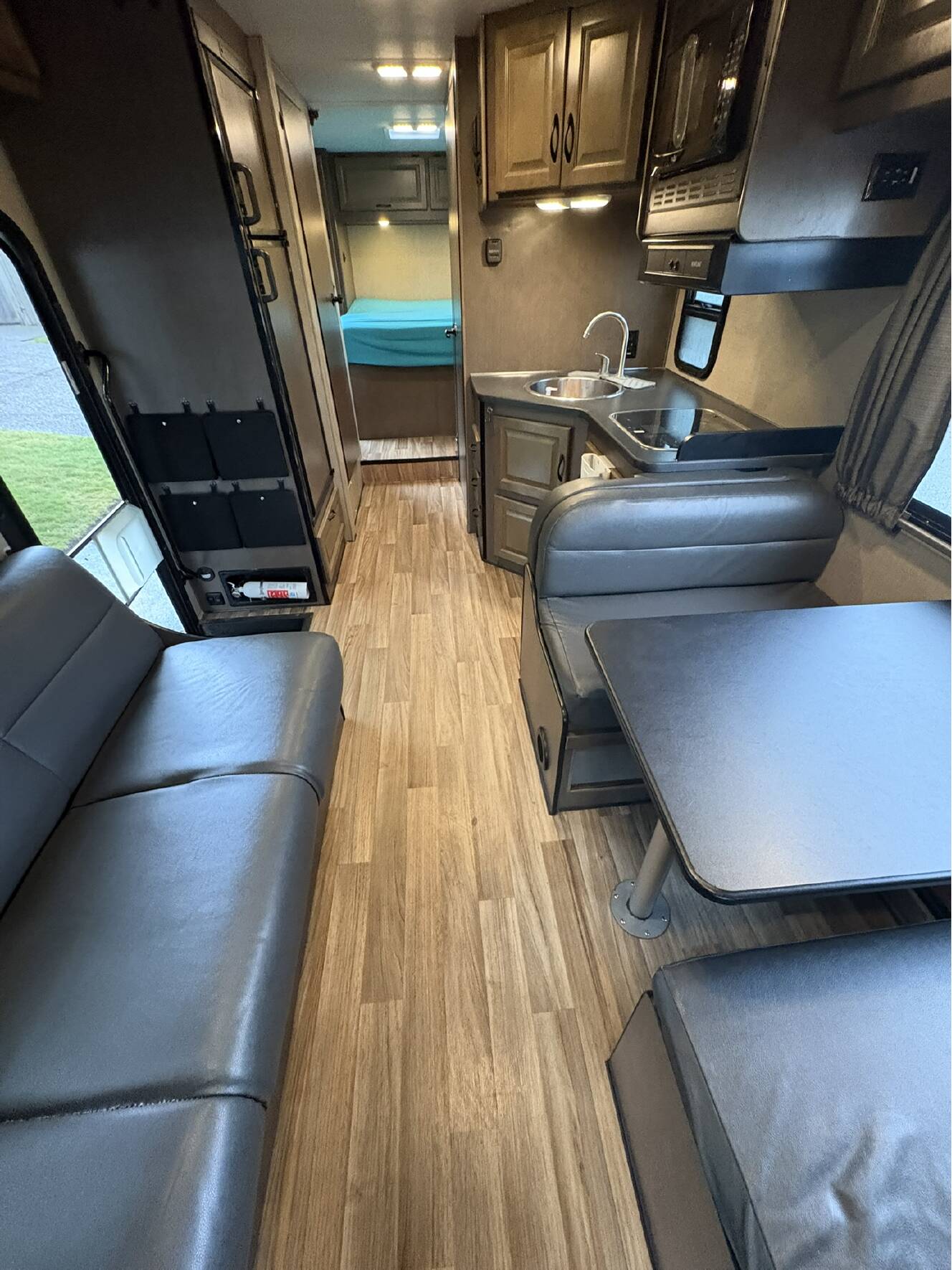 A photo of this 2019 Thor Motor Coach FOUR WINDS MAJESTIC 28A