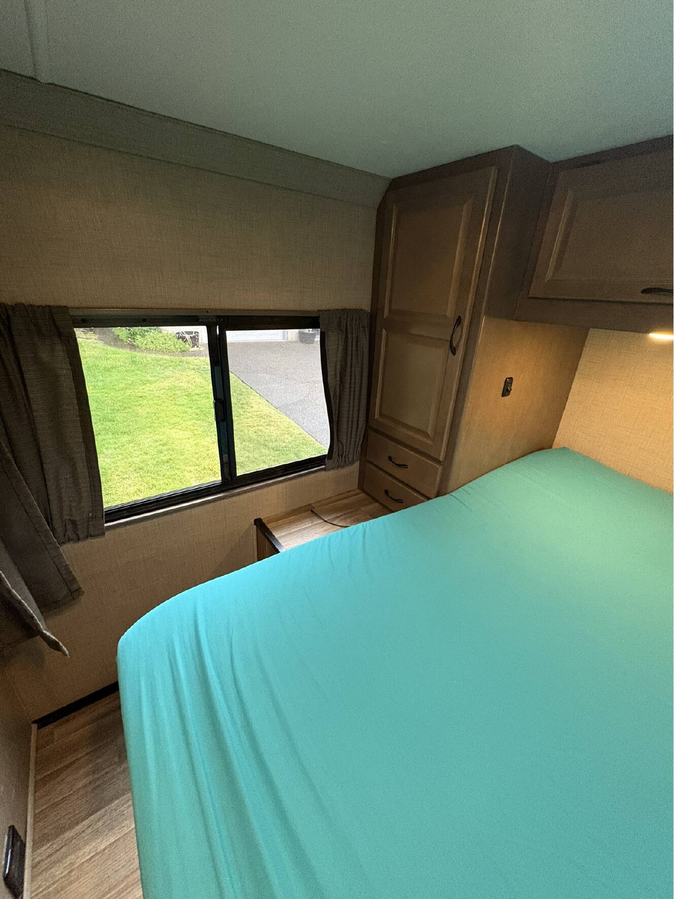 A photo of this 2019 Thor Motor Coach FOUR WINDS MAJESTIC 28A