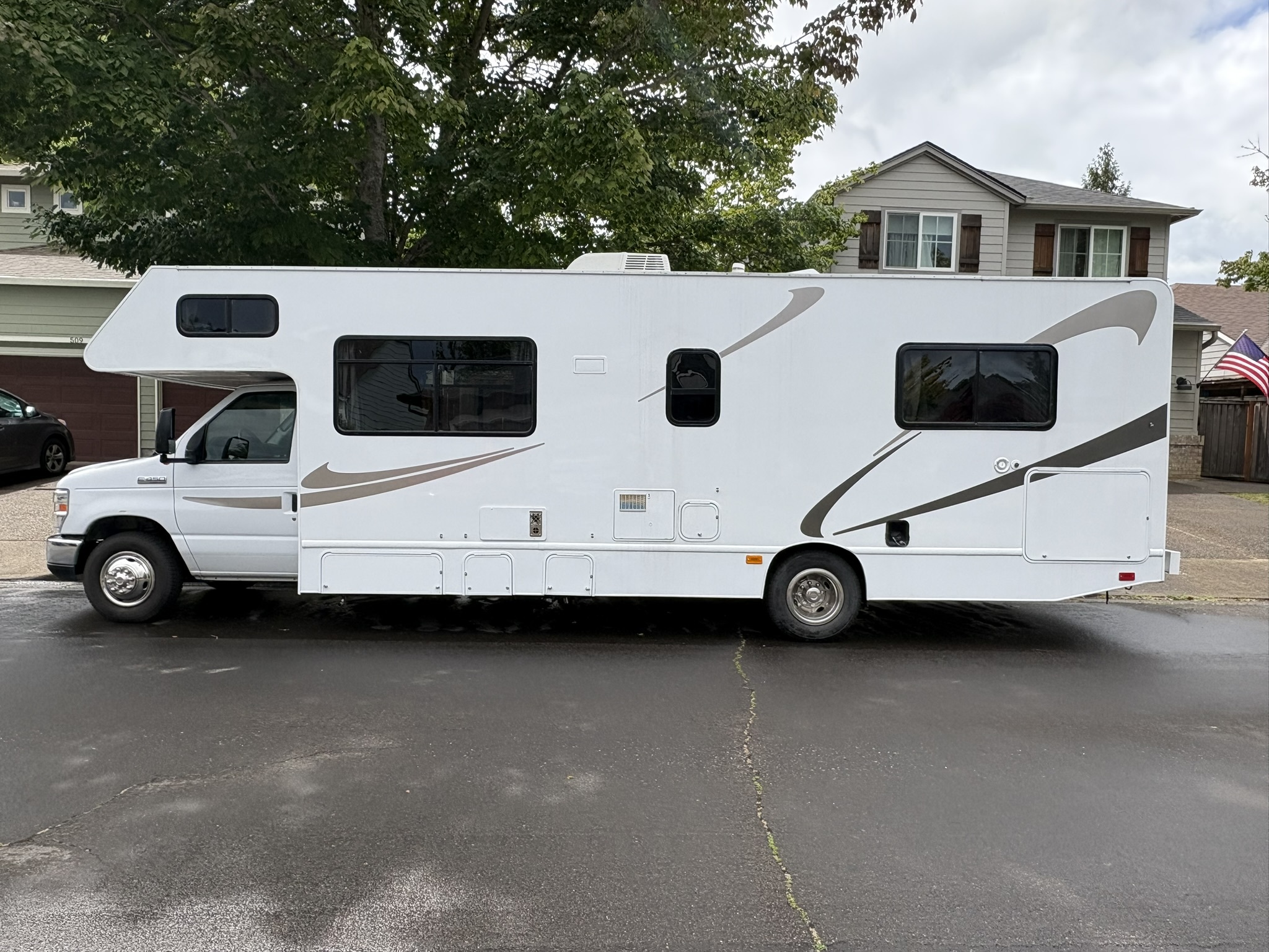 2019 Thor Motor Coach FOUR WINDS MAJESTIC 28A in beaverton OR
