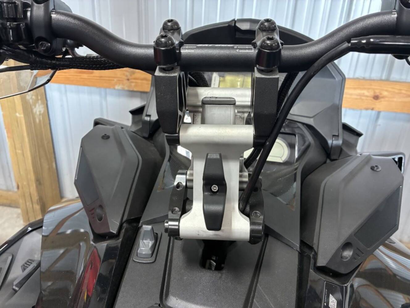 A photo of this 2022 Ski-Doo Renegade® X-RS® Rotax® 850 E-TEC® Kit I. Rip. XT 1.