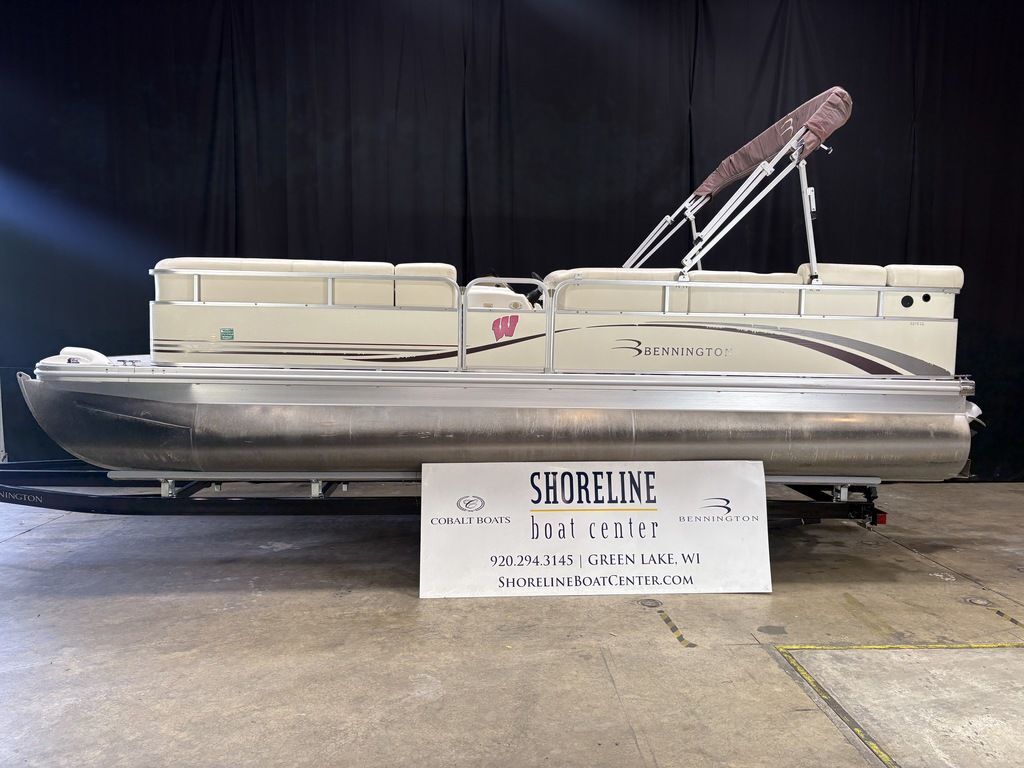 2006 Bennington 2275 GL in green lake WI
