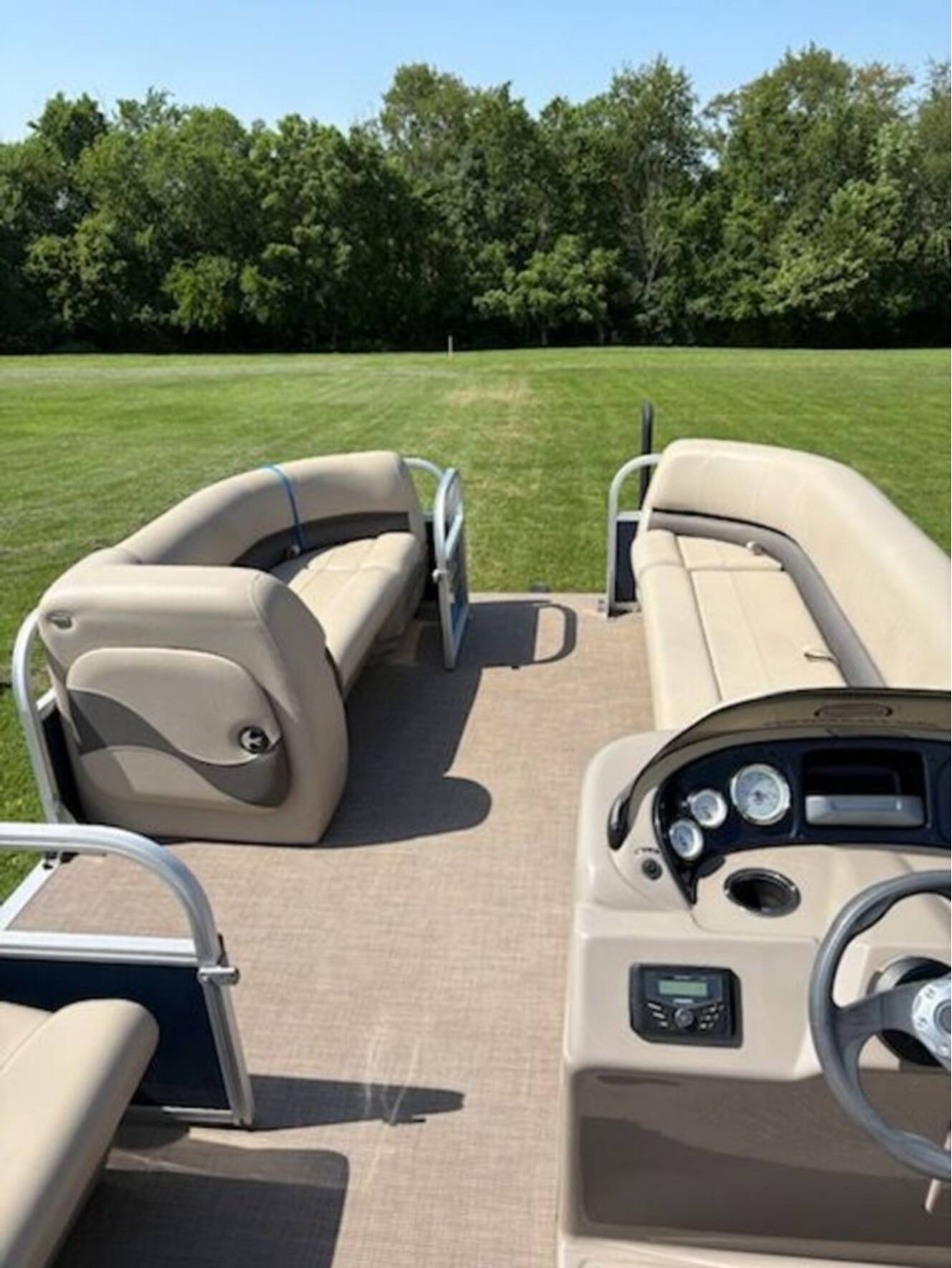A photo of this 2022 Sun Tracker Party Barge 18 DLX