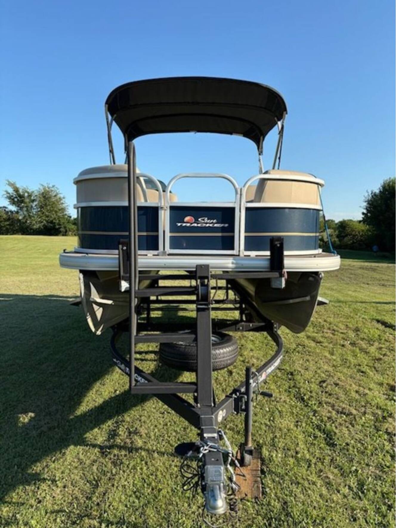 A photo of this 2022 Sun Tracker Party Barge 18 DLX