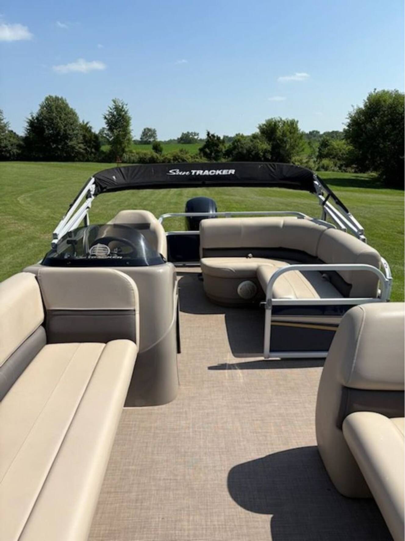 A photo of this 2022 Sun Tracker Party Barge 18 DLX
