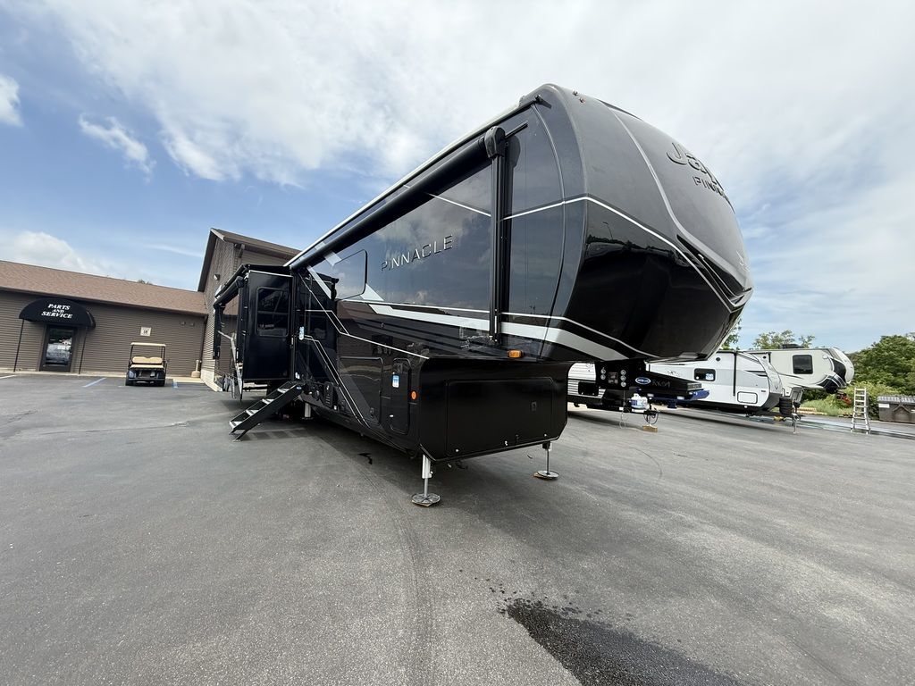 2026 Jayco Fifth Wheels Pinnacle 38FBRK in mt pleasant MI