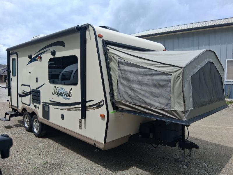 2017 Forest River Flagstaff Shamrock 21DK in lake mills WI