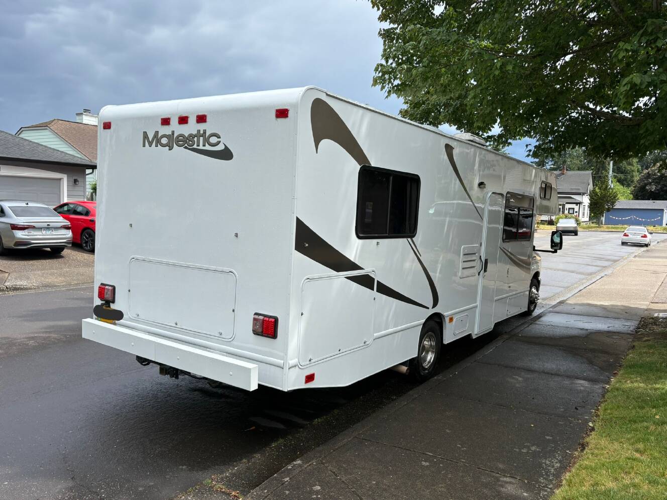 A photo of this 2019 Thor Motor Coach FOUR WINDS MAJESTIC 28A