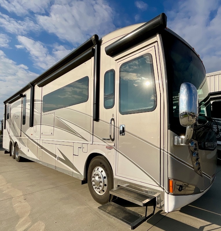 2015 Winnebago Tour 42HD in elkhorn WI