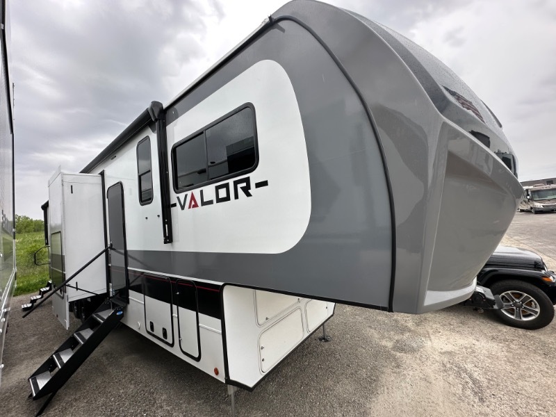 2025 Alliance Rv Valor 40V13 in lake mills WI