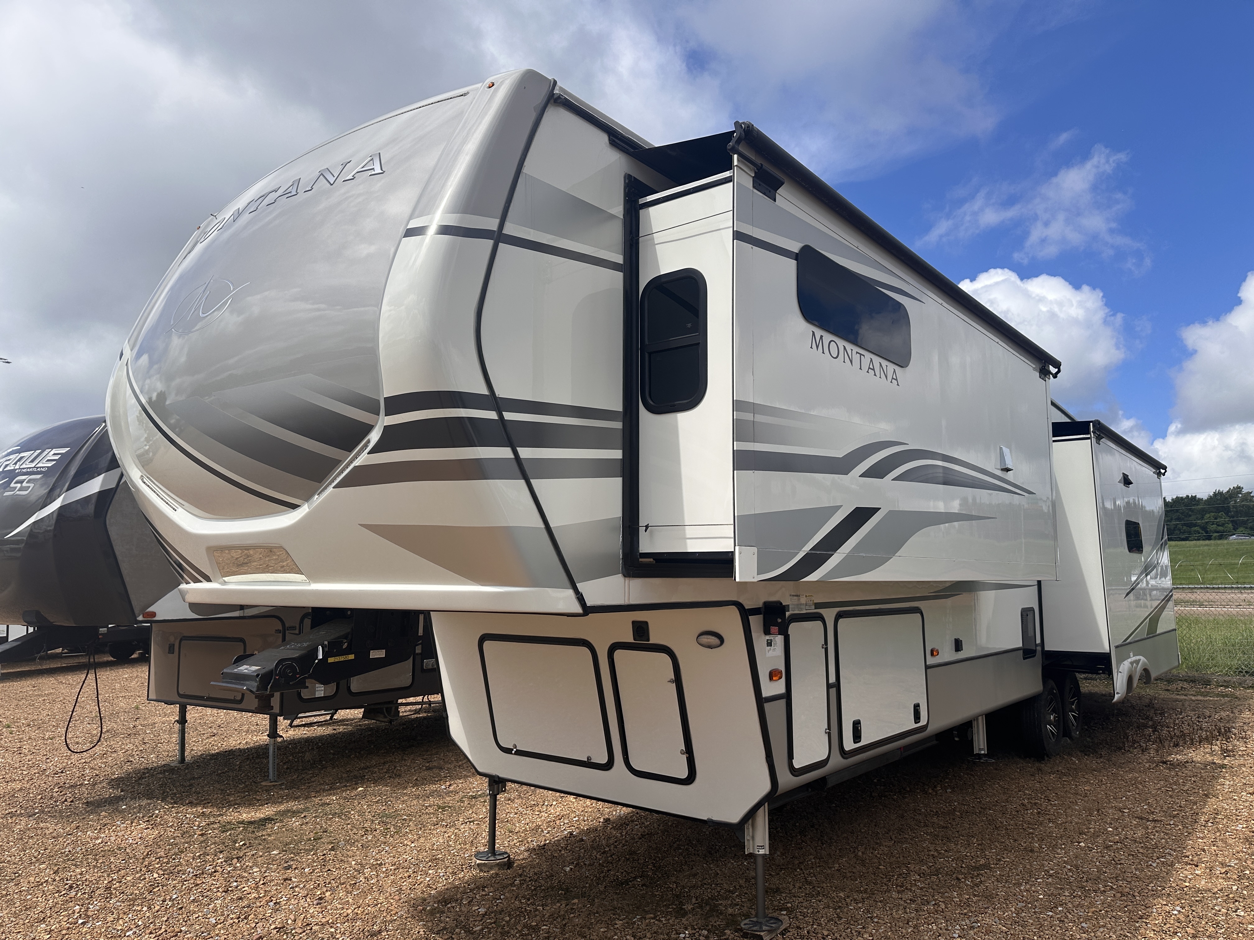 2022 Keystone Rv Montana 3813MS Super C RV