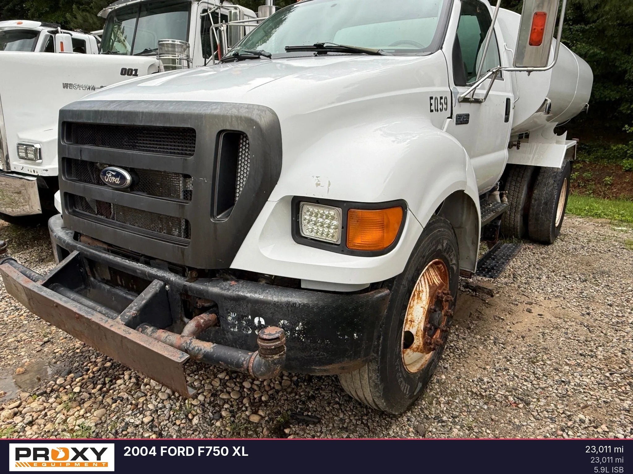 2004 FORD F750 XL in Chester, VA