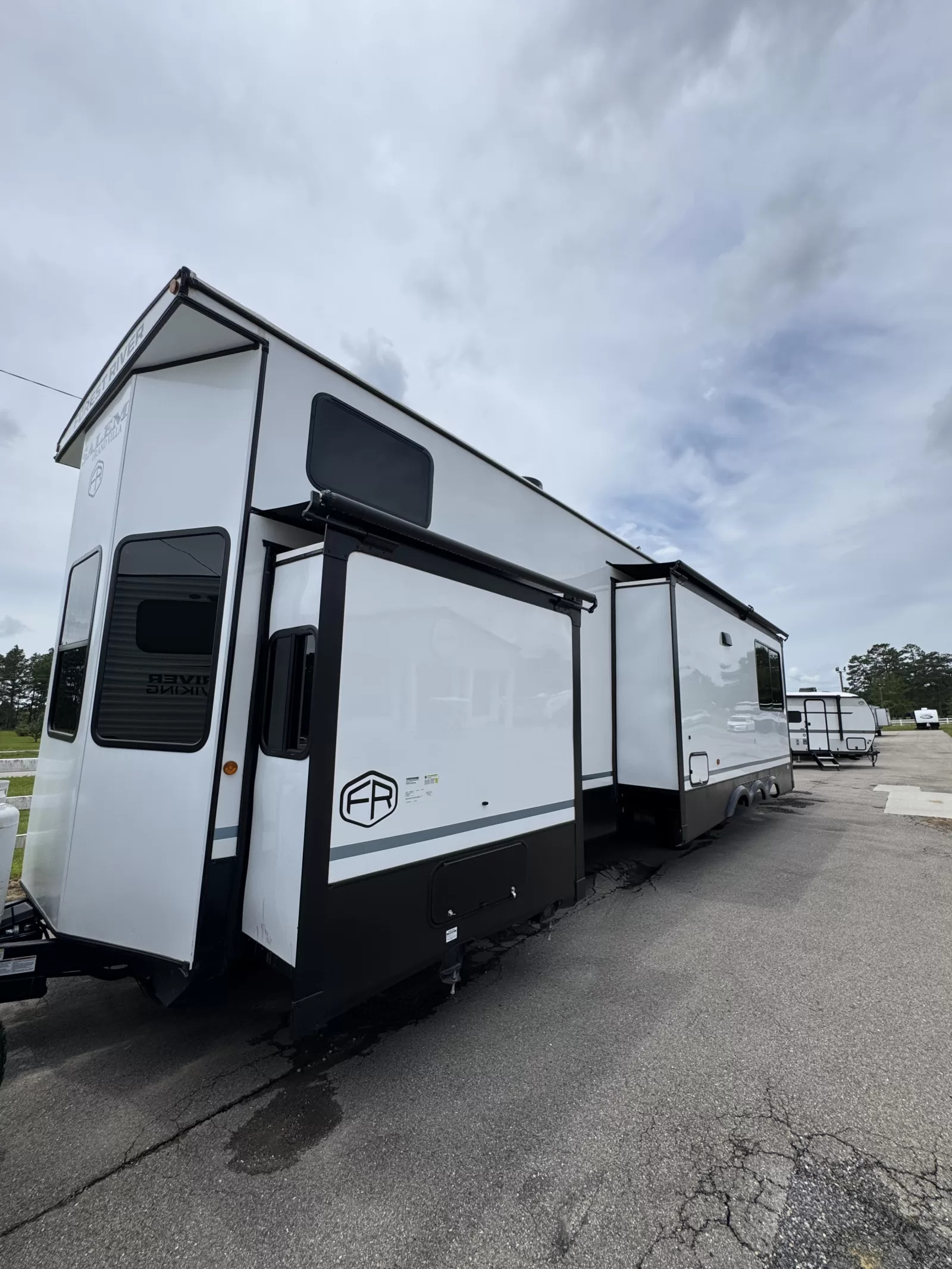 2025 Forest River Rv Salem Grand Villa 44VIEW in sumrall MS