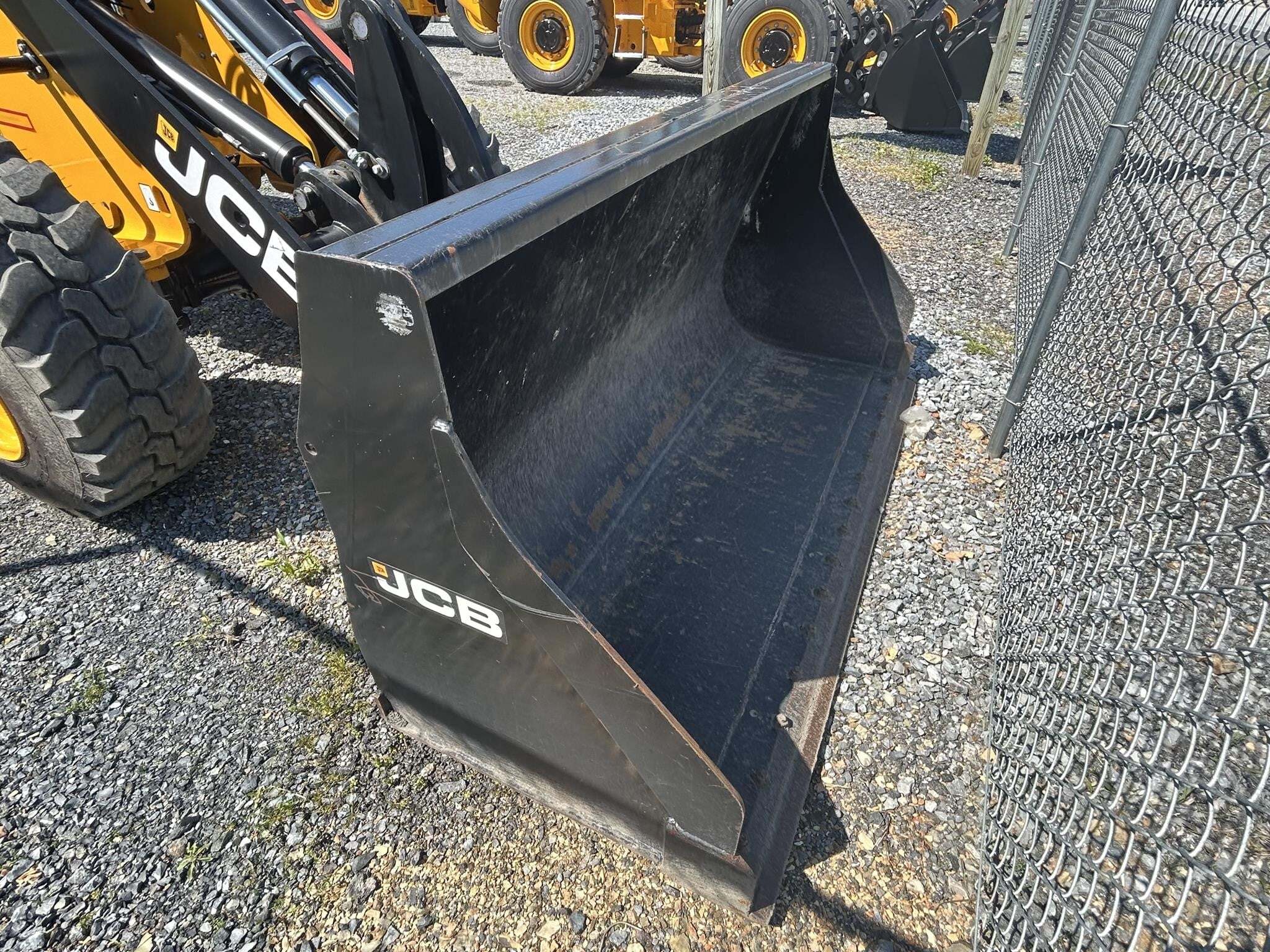 2023 JCB 77" BUCKET in Harrisburg, PA