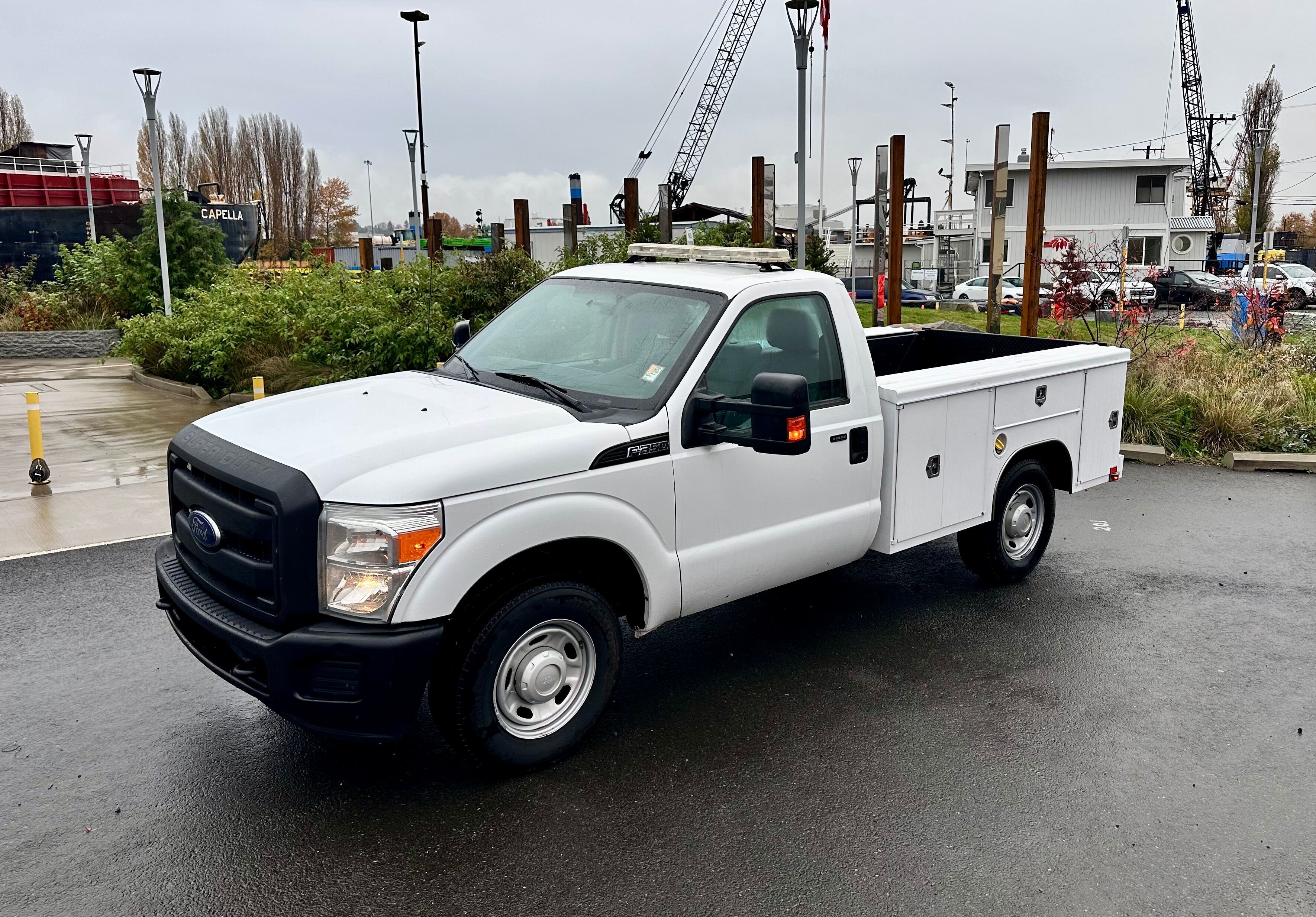 2013 FORD F350 F-350 Super Duty + LIFT GATE in Seattle, WA
