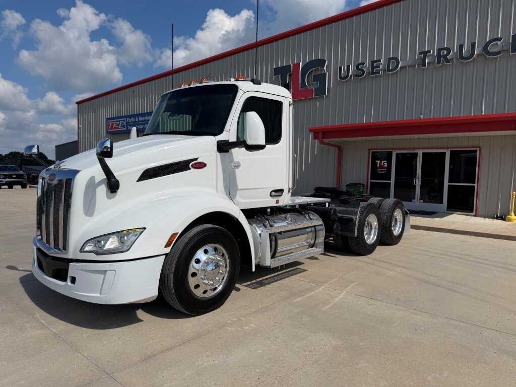2022 PETERBILT 579 in Strafford, MO