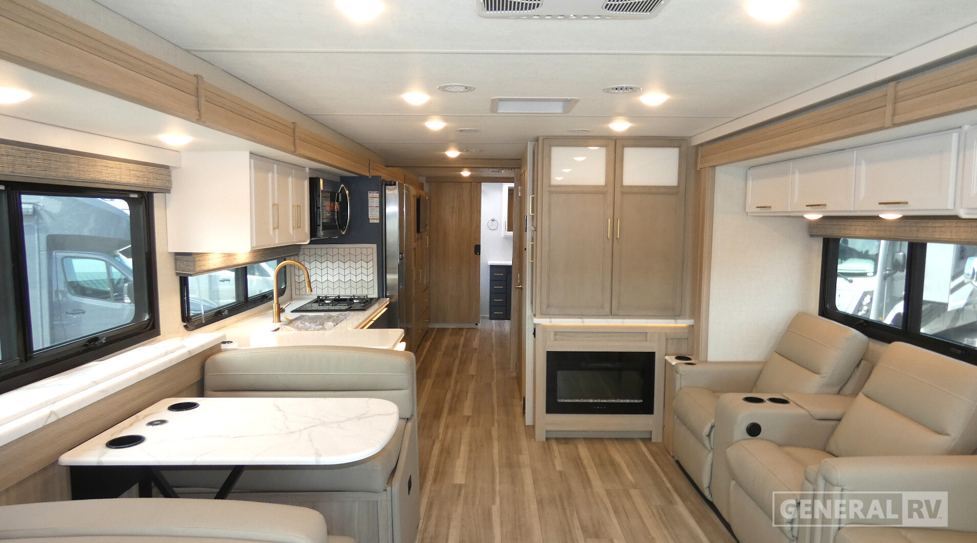 2027 Thor Motor Coach LUMINATE HH36 in wayland MI
