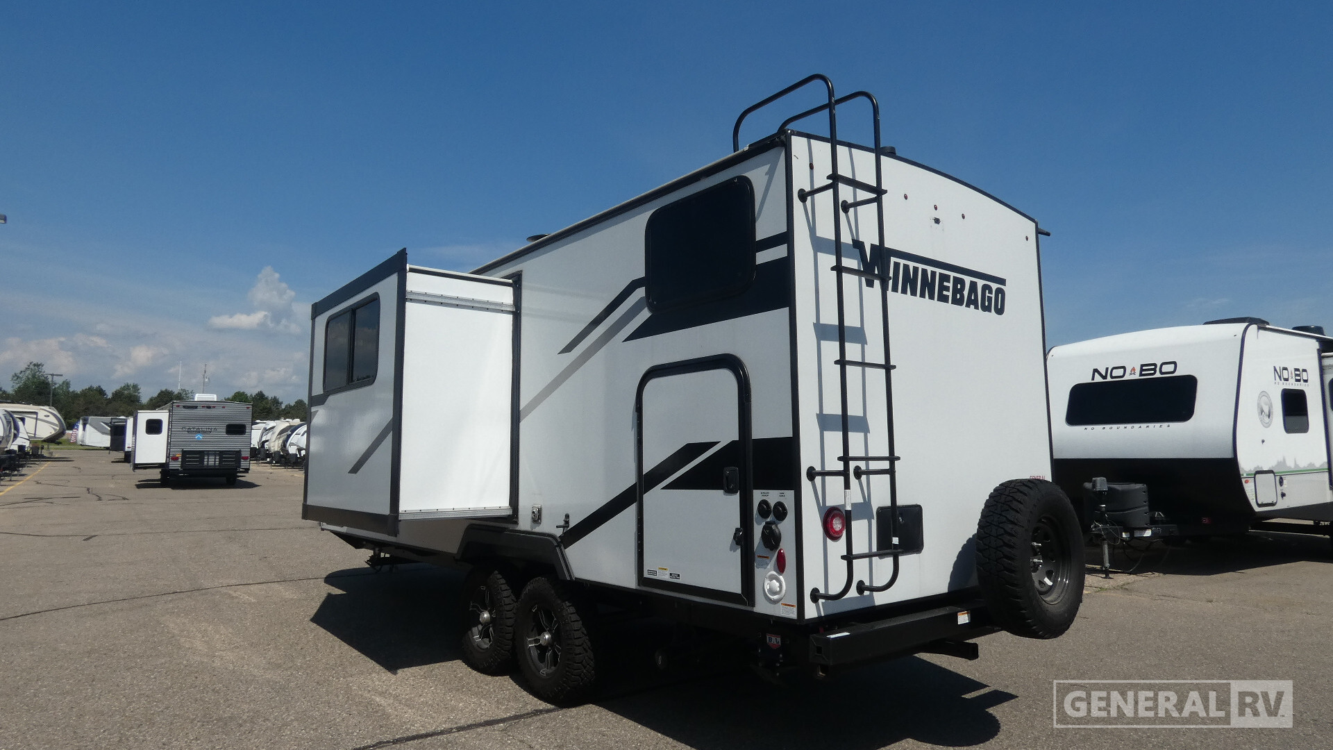 2023 Winnebago MICRO MINNIE 2306BHS in birch run MI