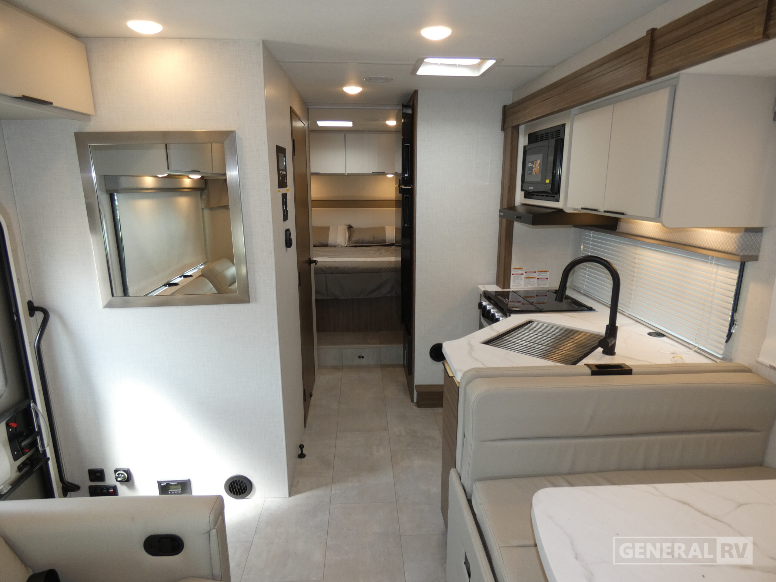 2026 Thor Motor Coach Pasadena SE SE28 in brownstown MI