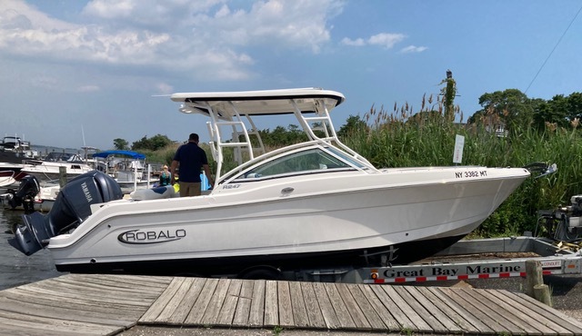 2022 Robalo R247 in lindenhurst NY