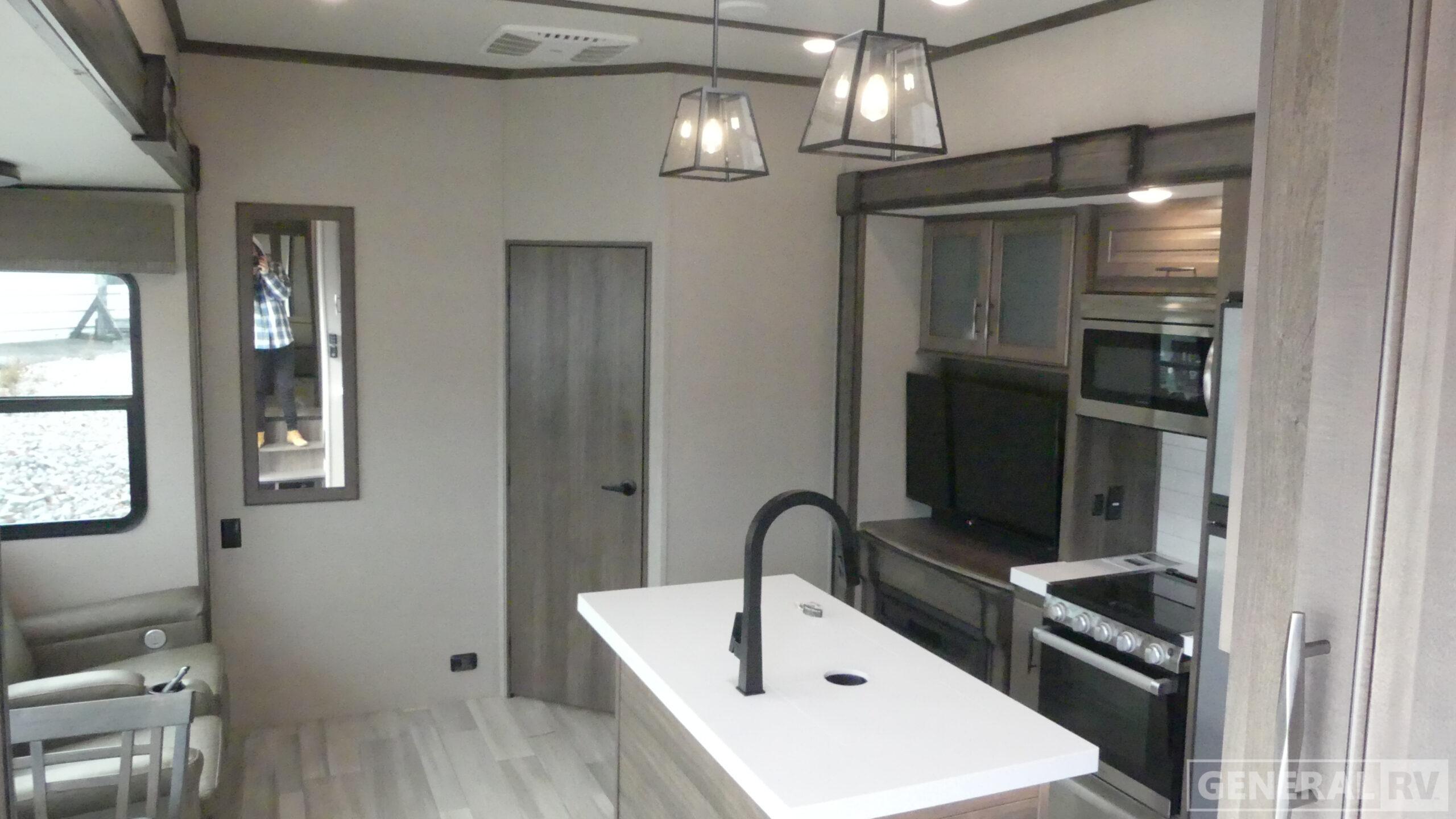 2023 Grand Design SOLITUDE S-CLASS 3950BH in wayland MI