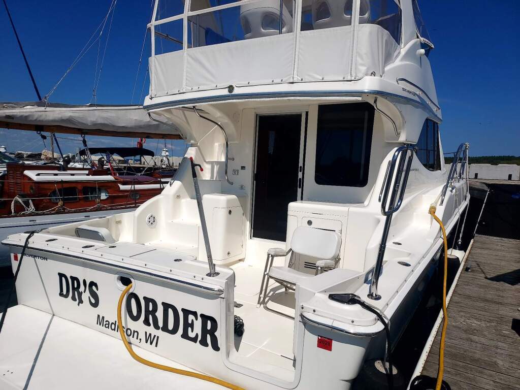 2004 Silverton 38 CONVERTIBLE in sturgeon bay WI