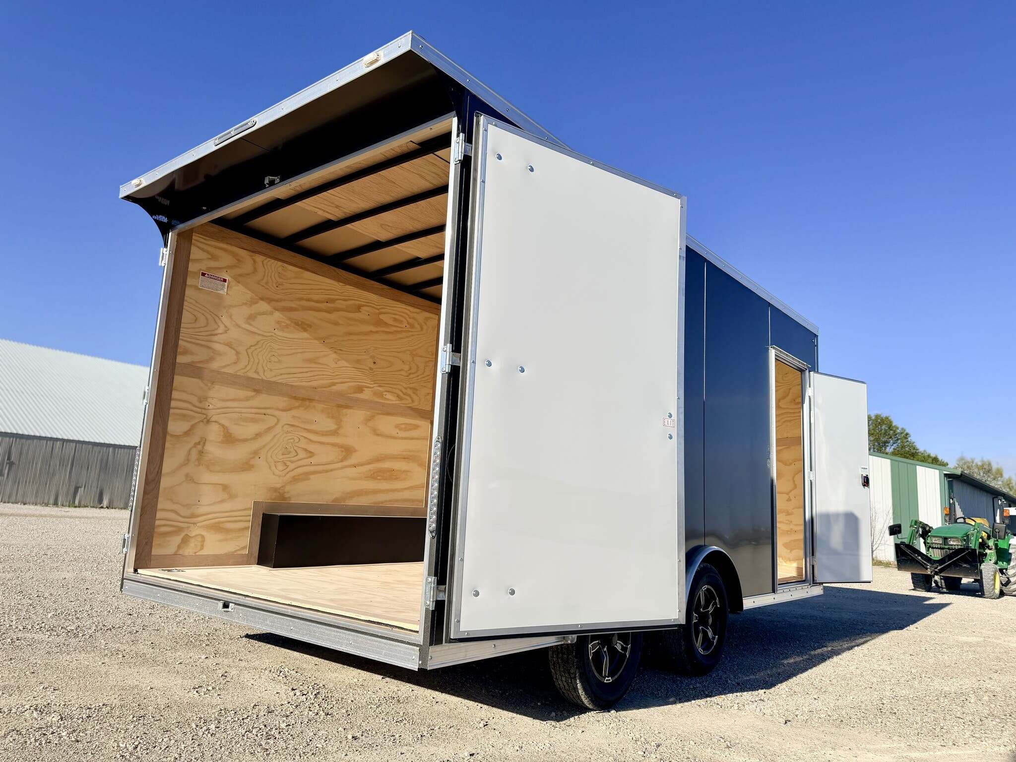 2026 United Trailers UJ 8.5X16 CARGO- TORSION AXLES - 25 YR WARRANTY FLOOR in Goodfield, IL